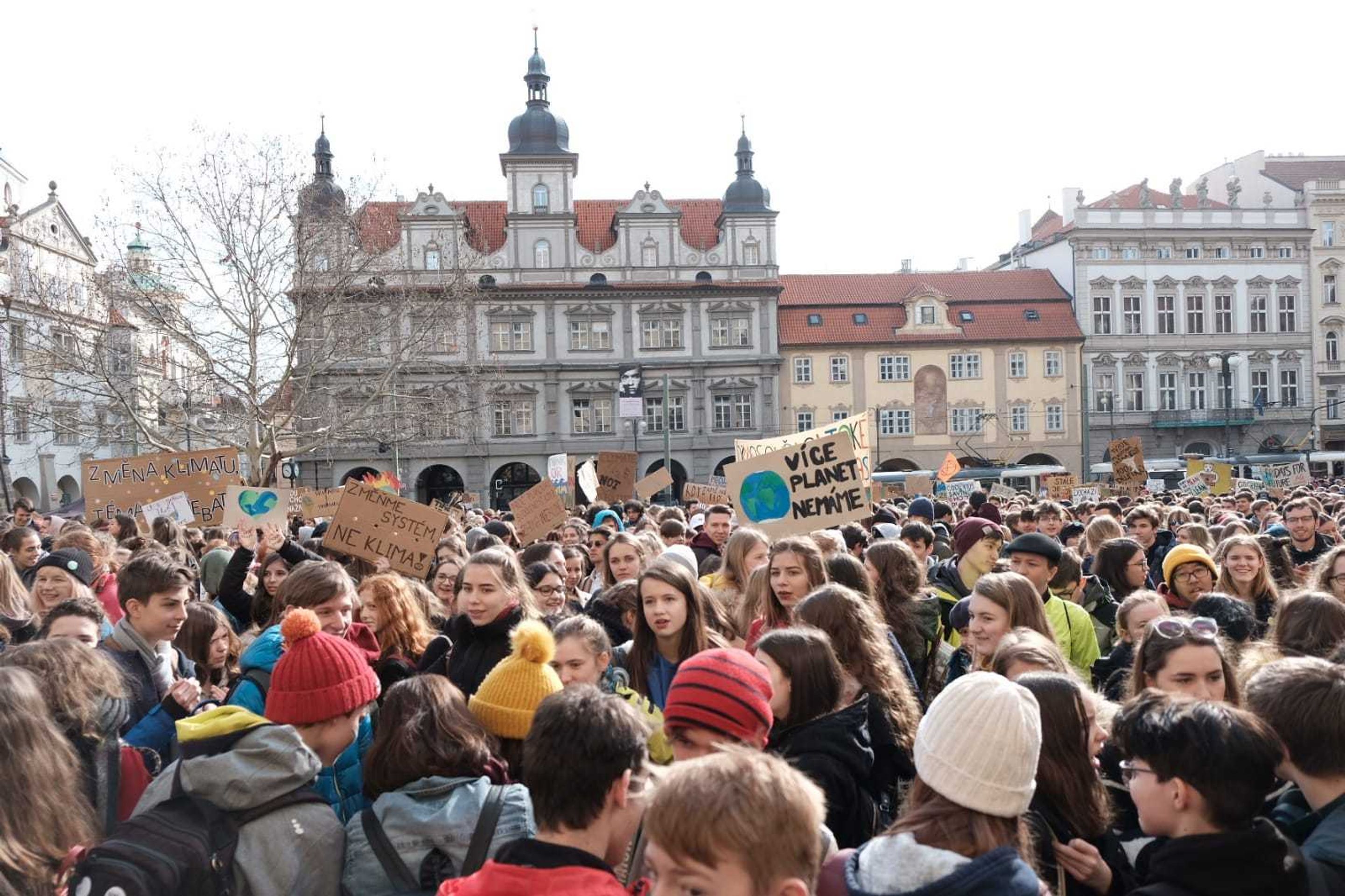 Demonstrace českých studentů za lepší klimatické podmínky - 7 - GALERIE: Demonstrace českých studentů za lepší klimatické podmínky (7/14)