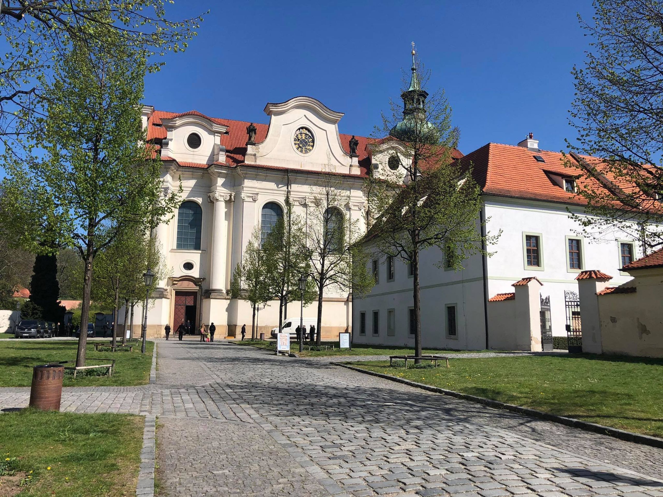 Pohřeb člena rodiny Kočkových v Břevnově - 15 - GALERIE: Pohřeb člena rodiny Kočkových v Břevnově (15/47)