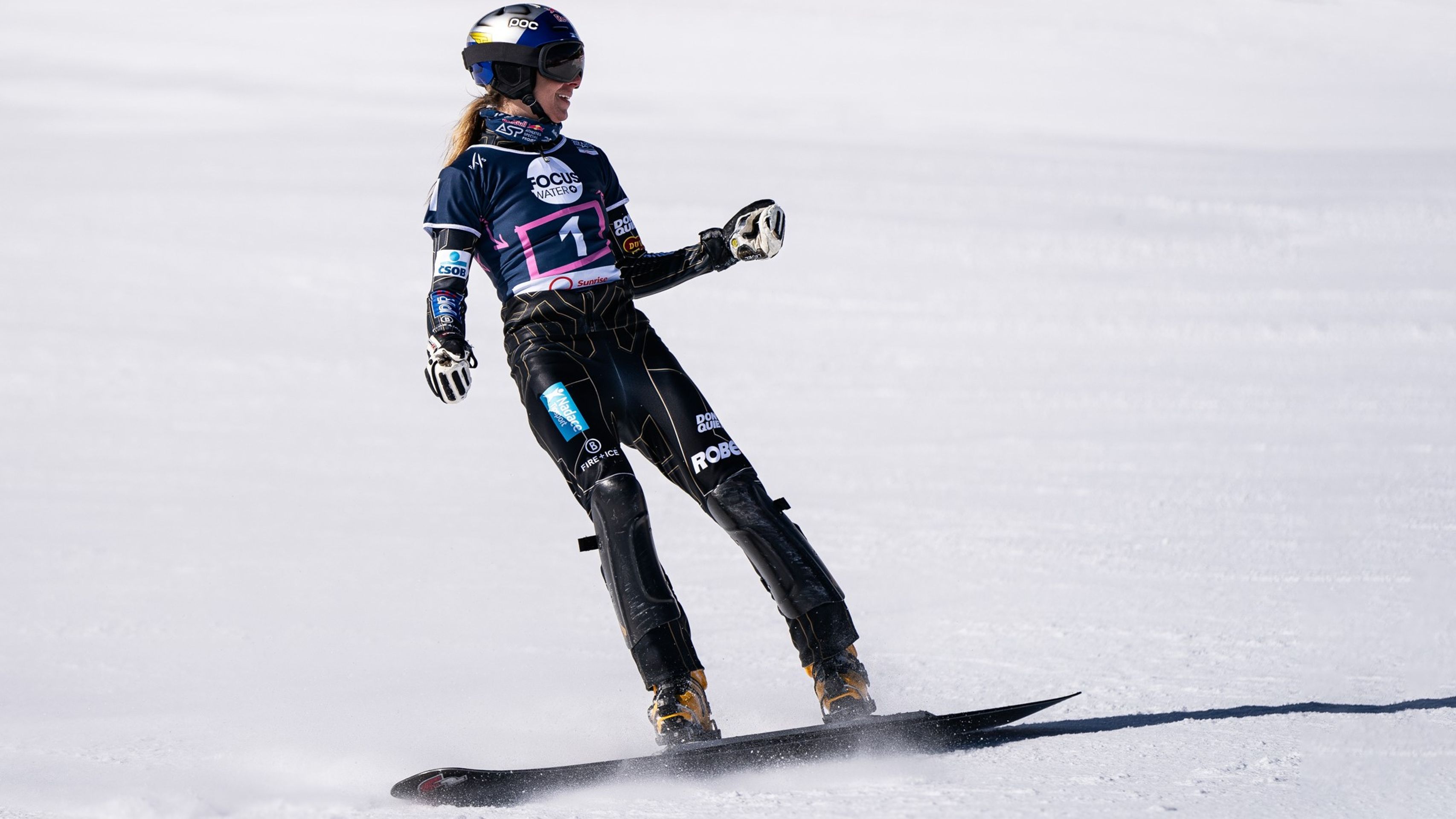 Ester Ledecká a její radost v cílové prostoru - Ester Ledecká získala zlato na MS ve snowboardu (5/5)
