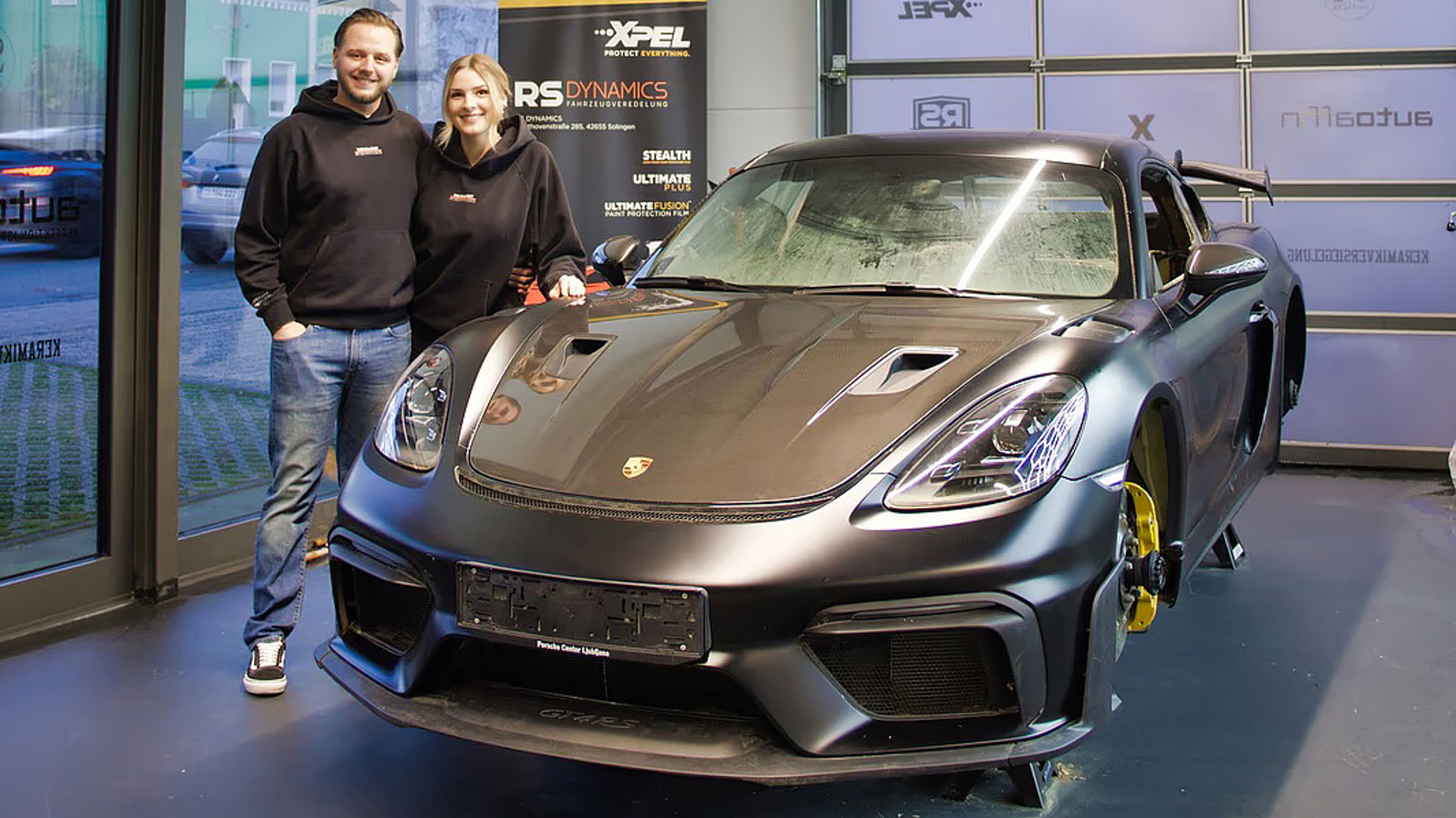 Zbědované Porsche 718 Cayman GT4 RS - Zbědované Porsche 718 Cayman GT4 RS (7/7)