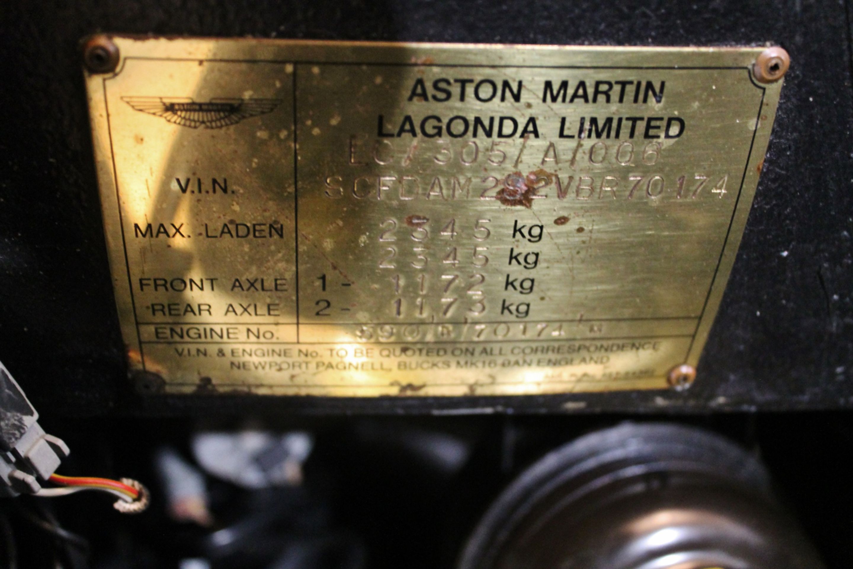 Aston Martin V8 Vantage V550 - Fotogalerie: Aston Martin ze sbírky Eltona Johna je na prodej (9/9)