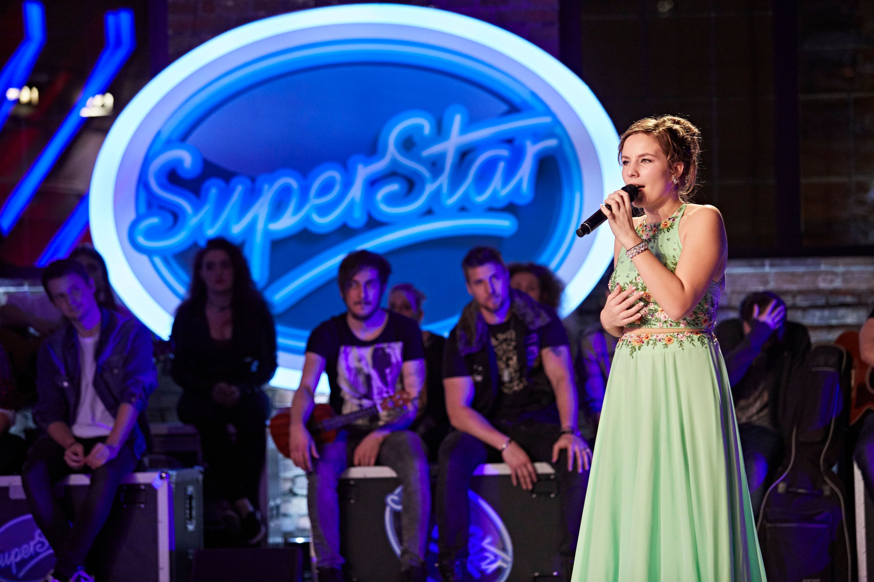 Zuzana dorazí na Super Výběr z plesu - 5 - GALERIE: Zuzana dorazí na Super Výběr z plesu (3/7)