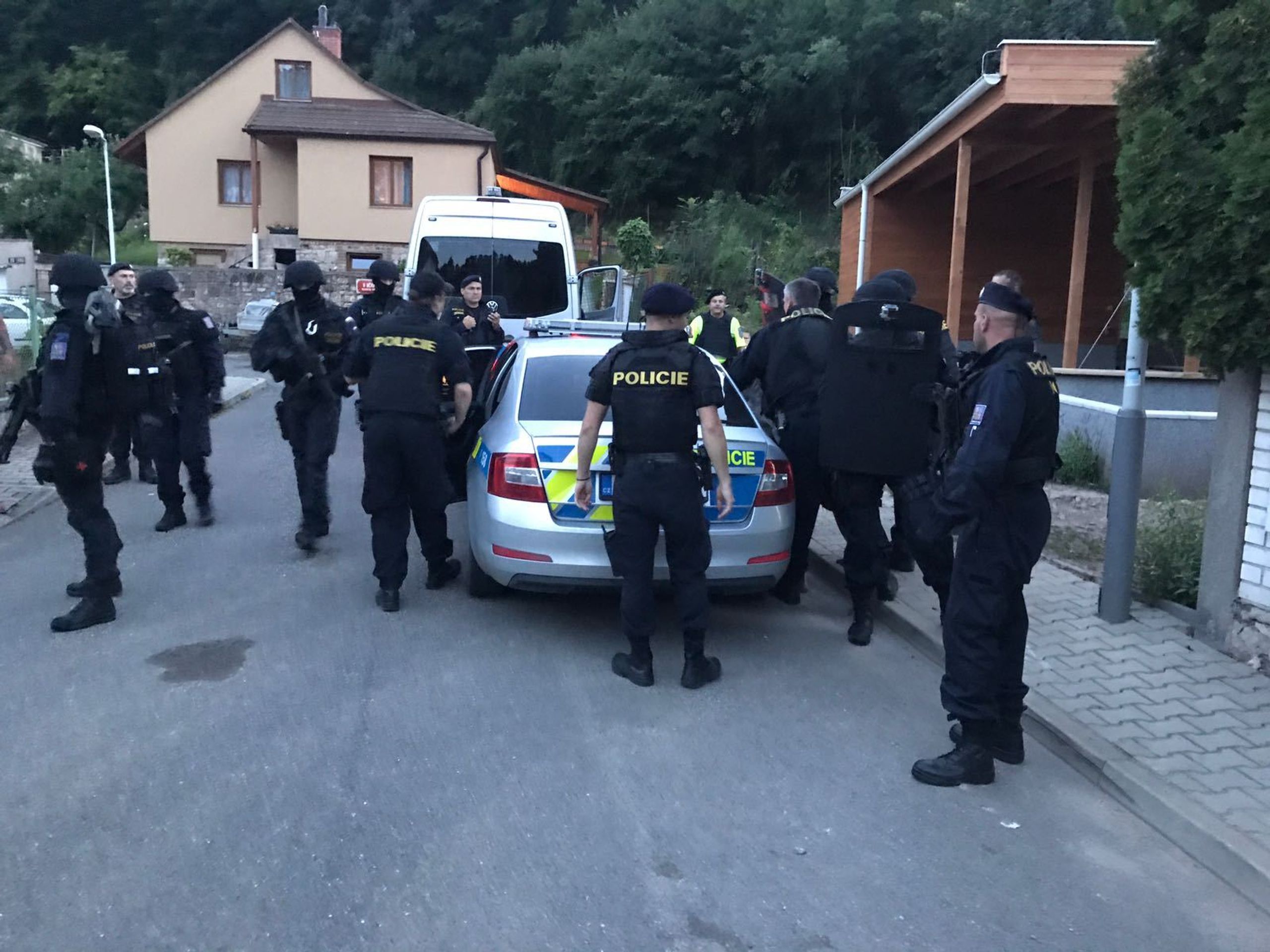 Střelba v pražském Radotíně - 2 - GALERIE: Střelba v pražském Radotíně (3/5)