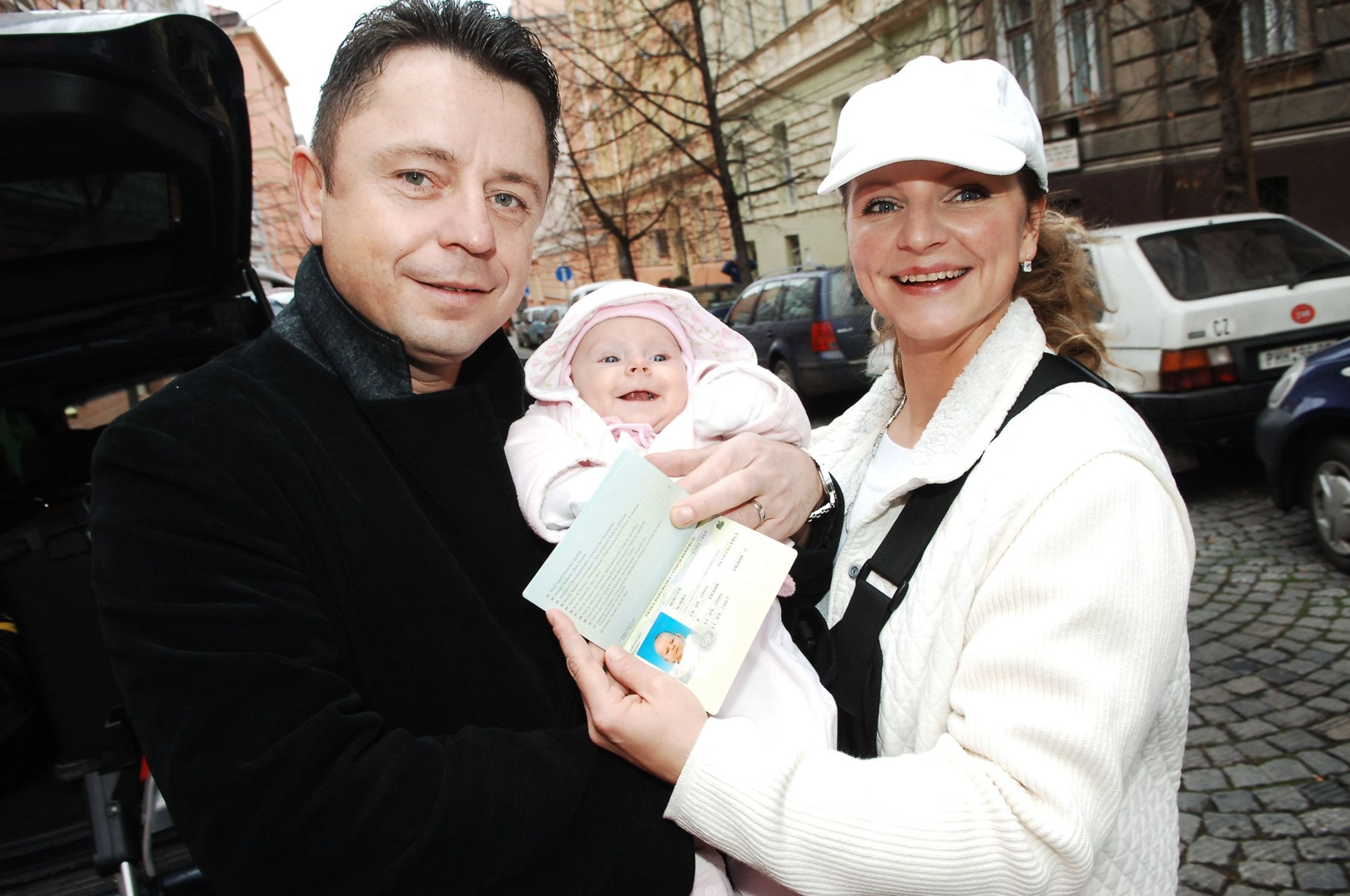 Petr Muk s dcerou Noemi a manželkou Evou, 4. 1. 2007 - Noemi Muková (5/5)