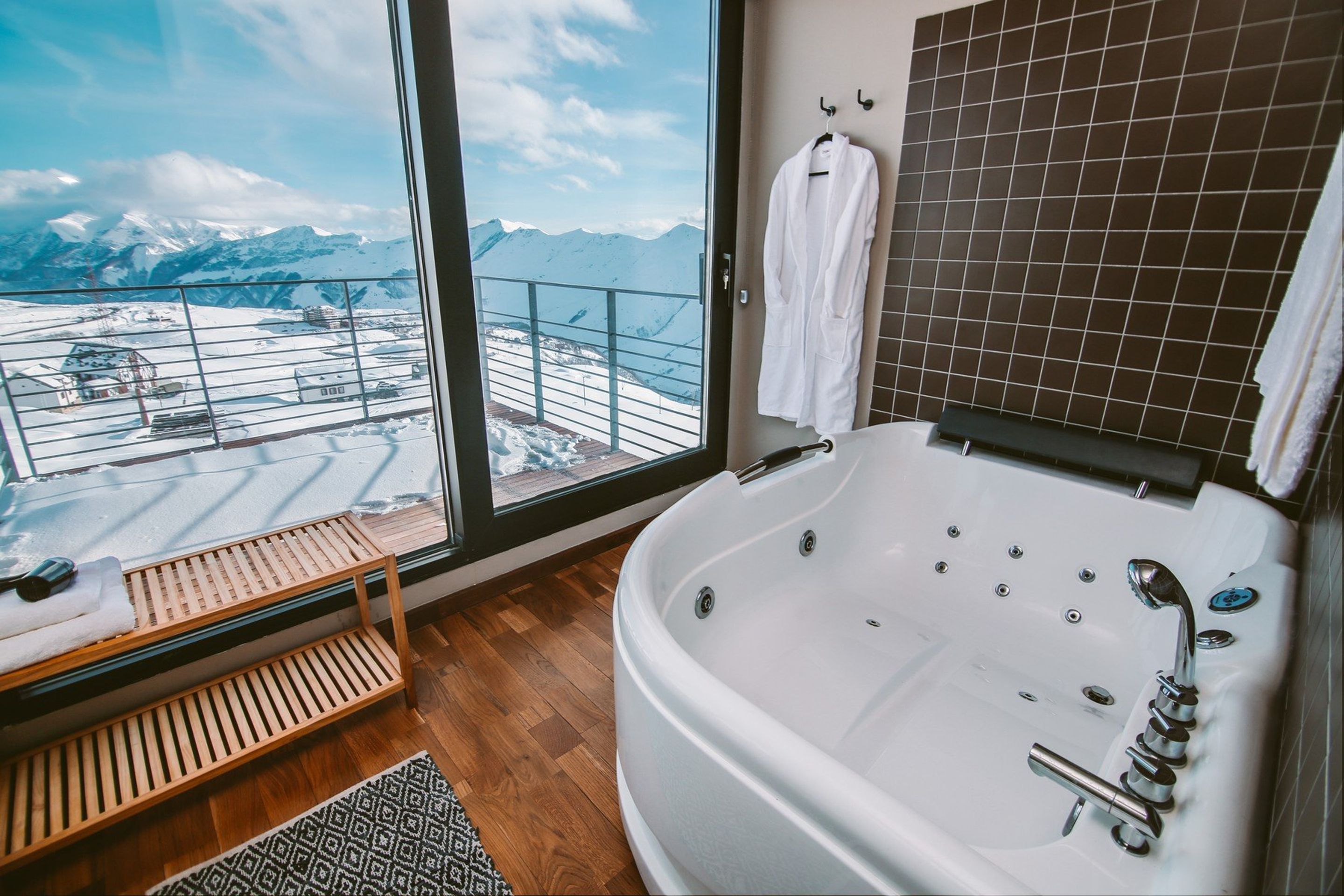 Horský hotel z přepravních kontejnerů - 6 - GALERIE: Horský hotel z přepravních kontejnerů (6/6)