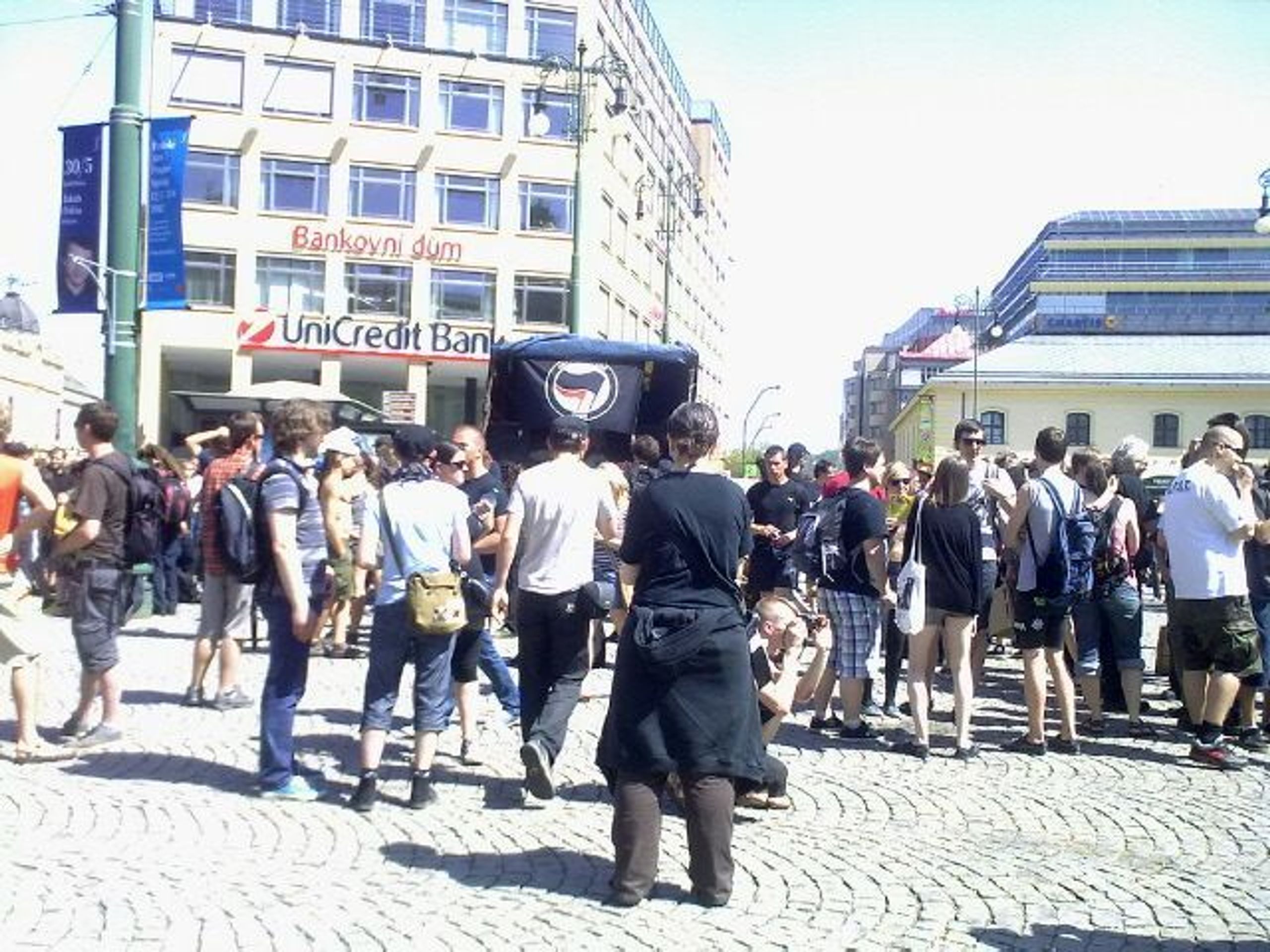 Anarchisté na náměstí Republiky - 2 - Oslavy Svátku práce - anarchisté (5/16)