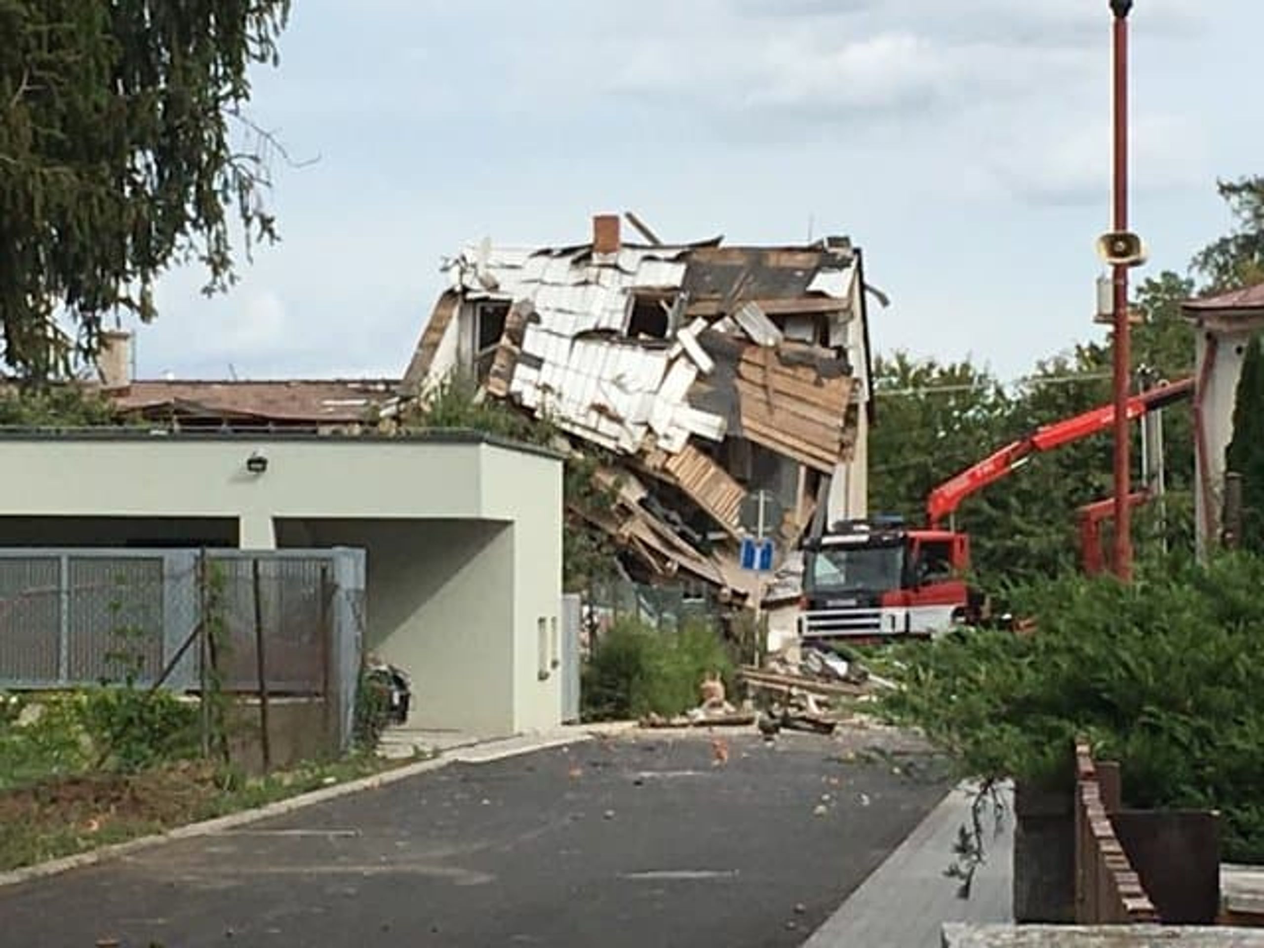 V domě na Prostějovsku vybuchl plyn - GALERIE: V domě na Prostějovsku vybuchl plyn (7/7)