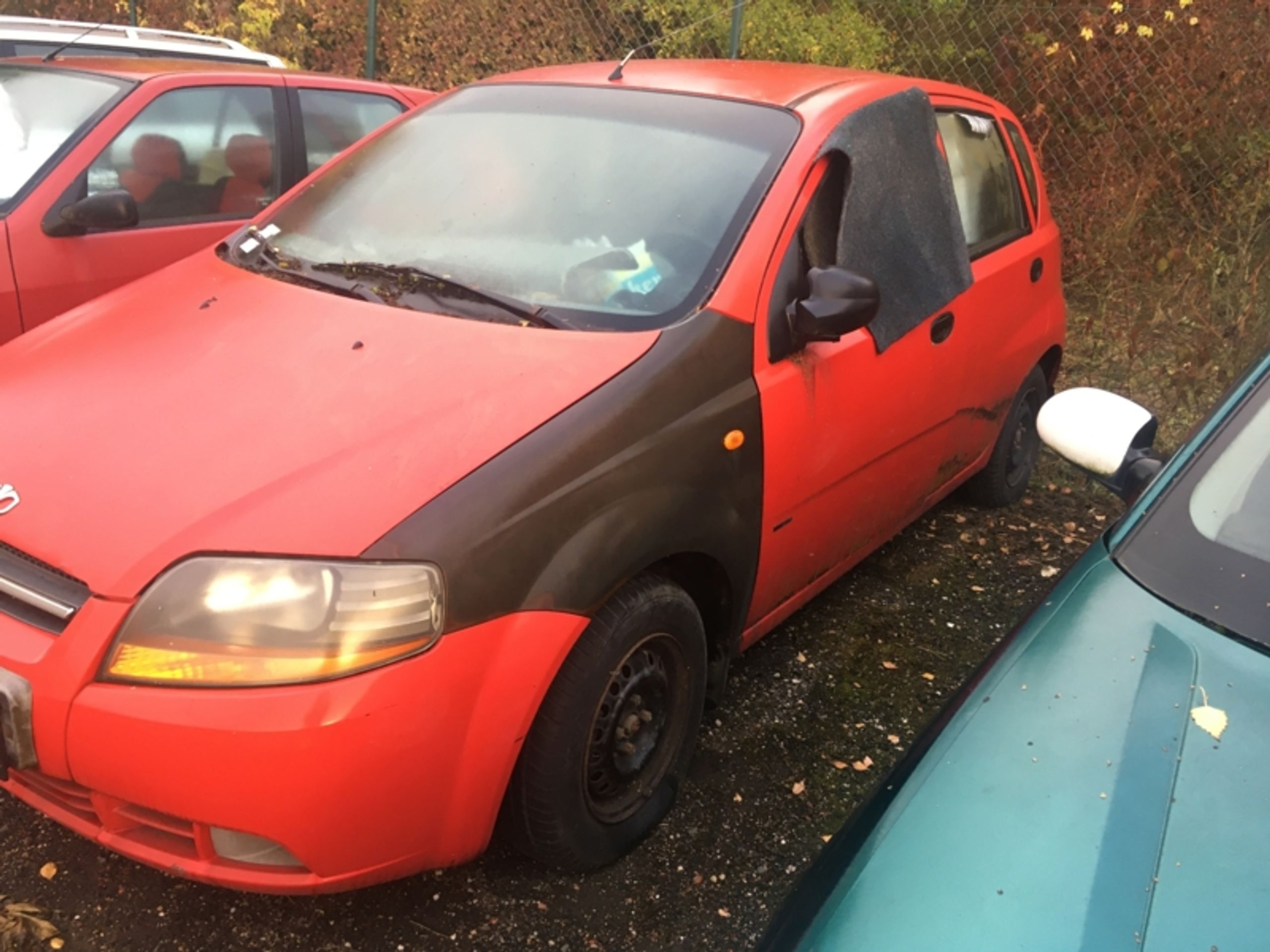 OA Daewoo - odhadní cena 900 Kč, nejnižší podání 300 Kč - Aukce aut, která blokovala ulice Ústí nad Labem (12/16)