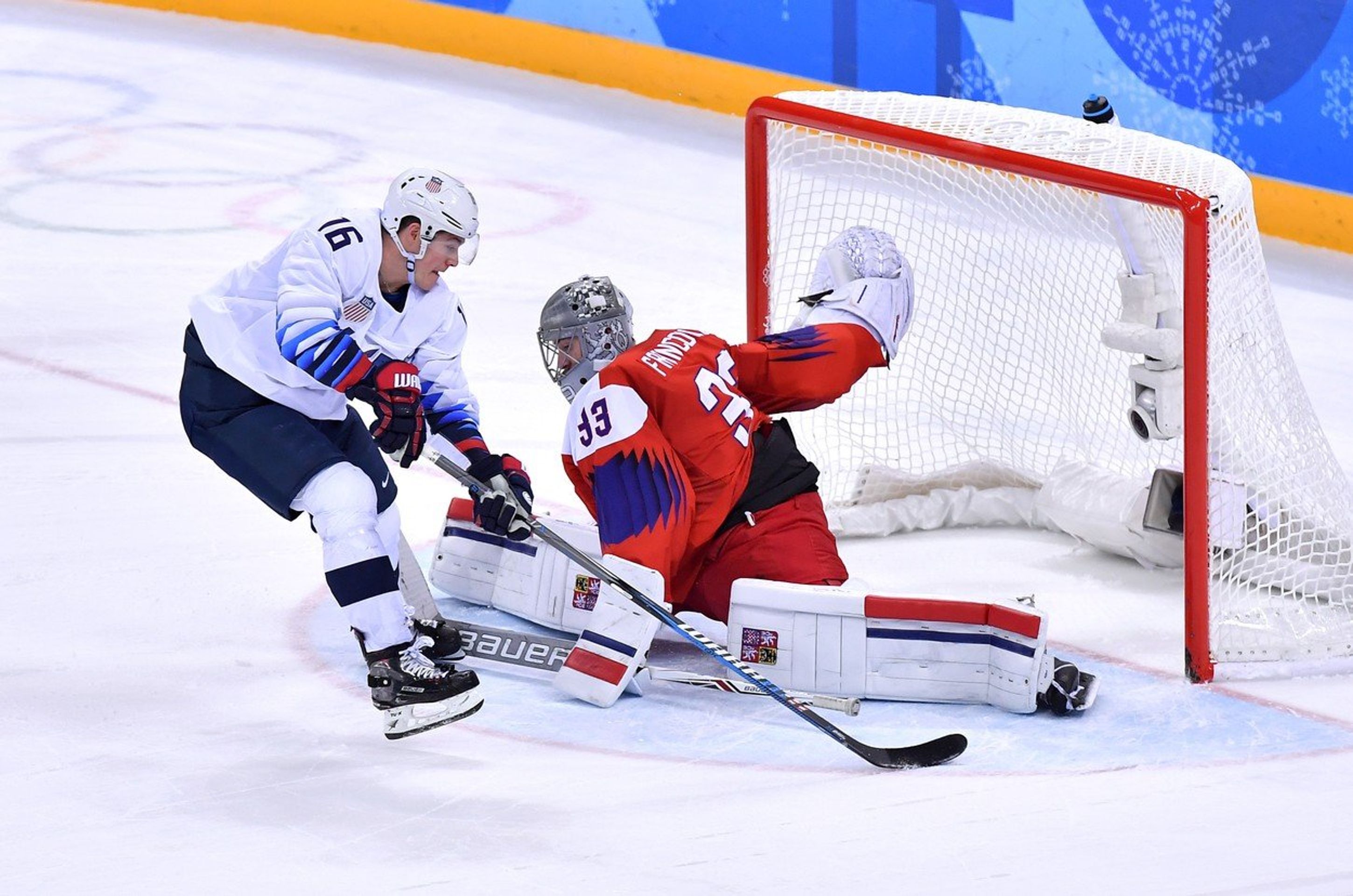 Pavel Francouz - GALERIE: Český hokejový tým bude na olympiádě hrát o medaile (3/5)