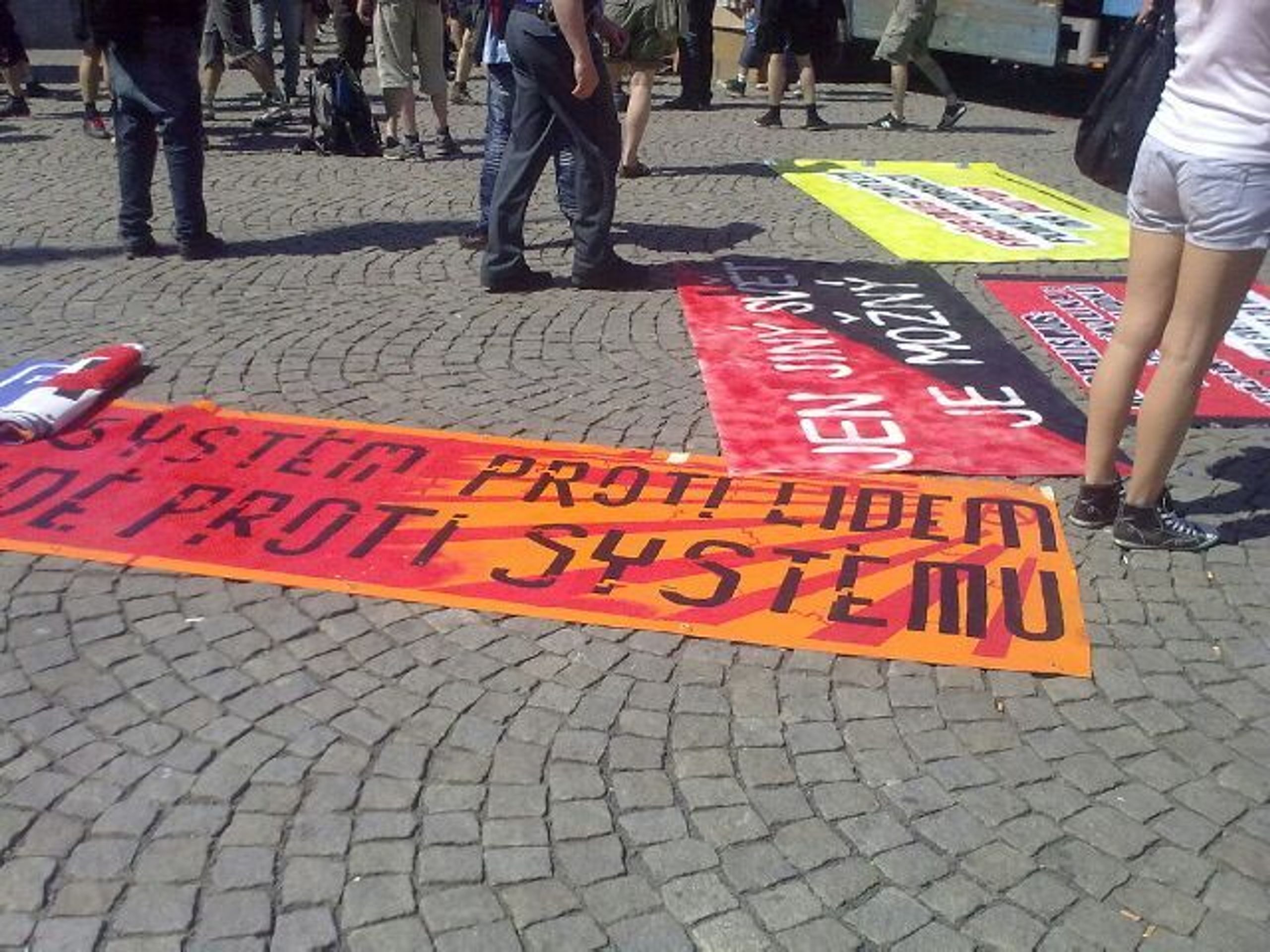 Anarchisté na náměstí Republiky - 1 - Oslavy Svátku práce - anarchisté (11/16)