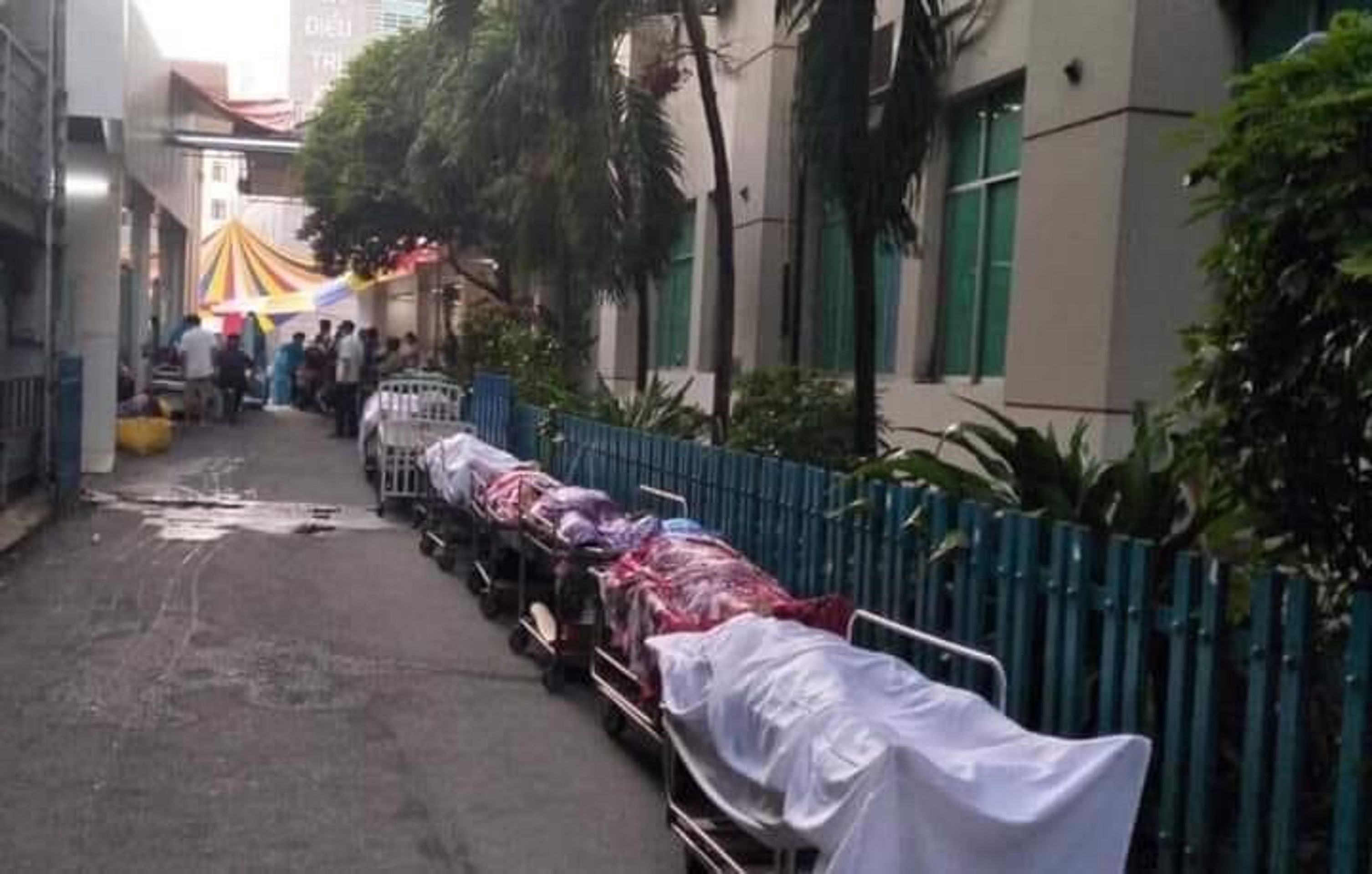 Češi uvízlí ve Vietnamu - Češi uvázli ve Vietnamu (12/14)
