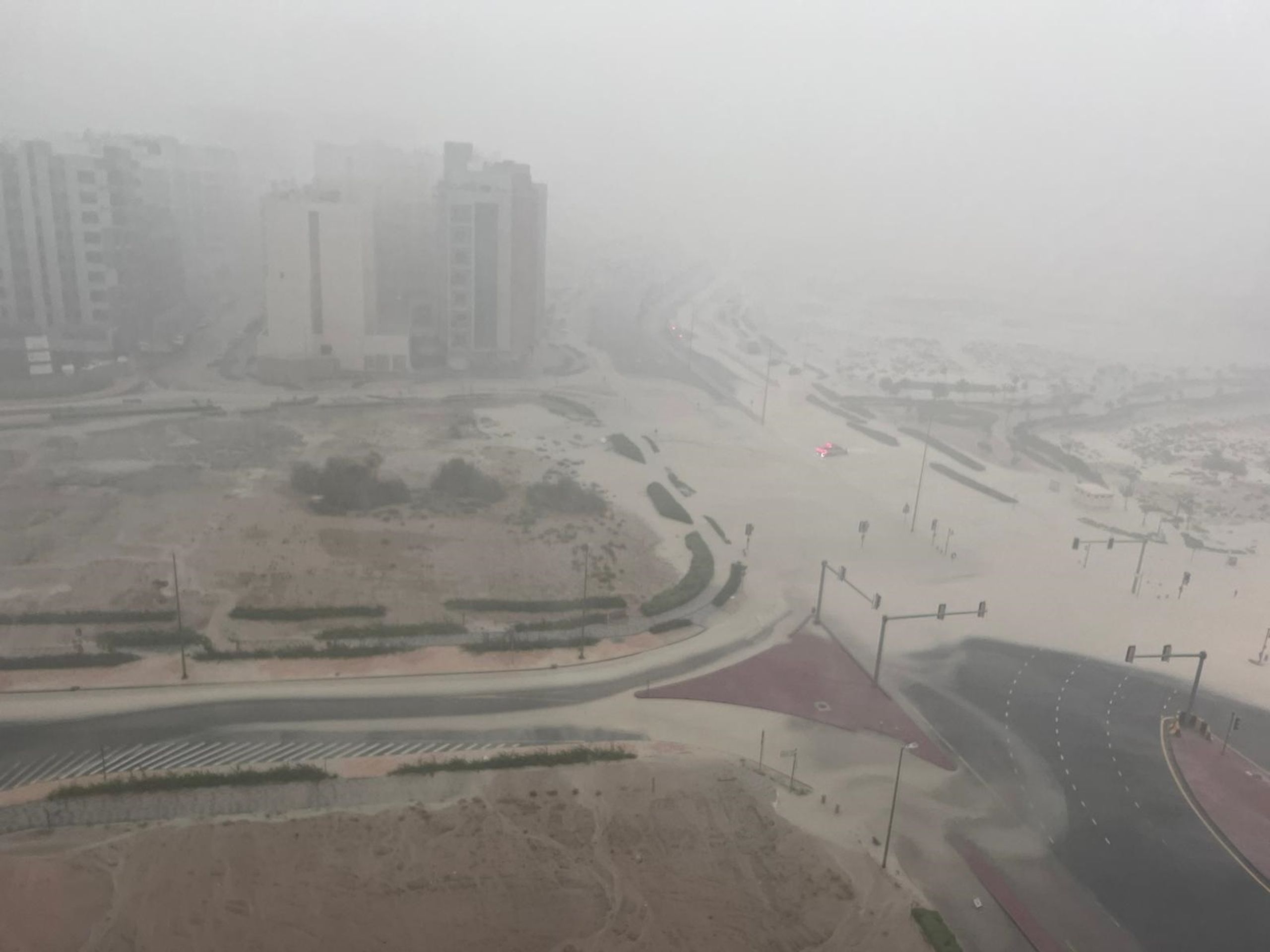 Záplavy ve Spojených arabských emirátech, 17. 4. 2024 Dubaj - Záplavy (6/14)