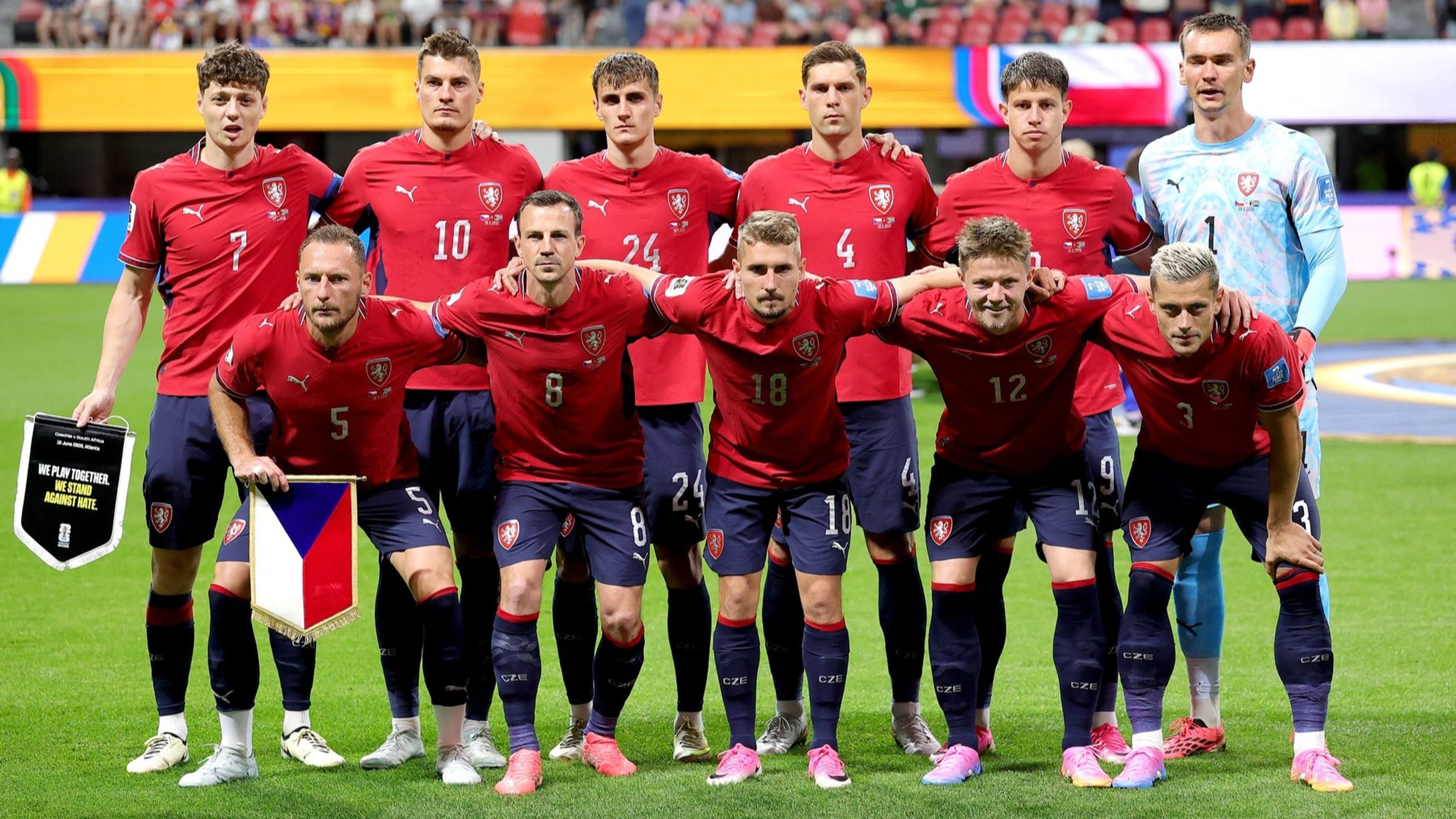 Základní sestava české fotbalové reprezentace na MS proti Jihoafrické republice - Česko – Jihoafrická republika (14/14)