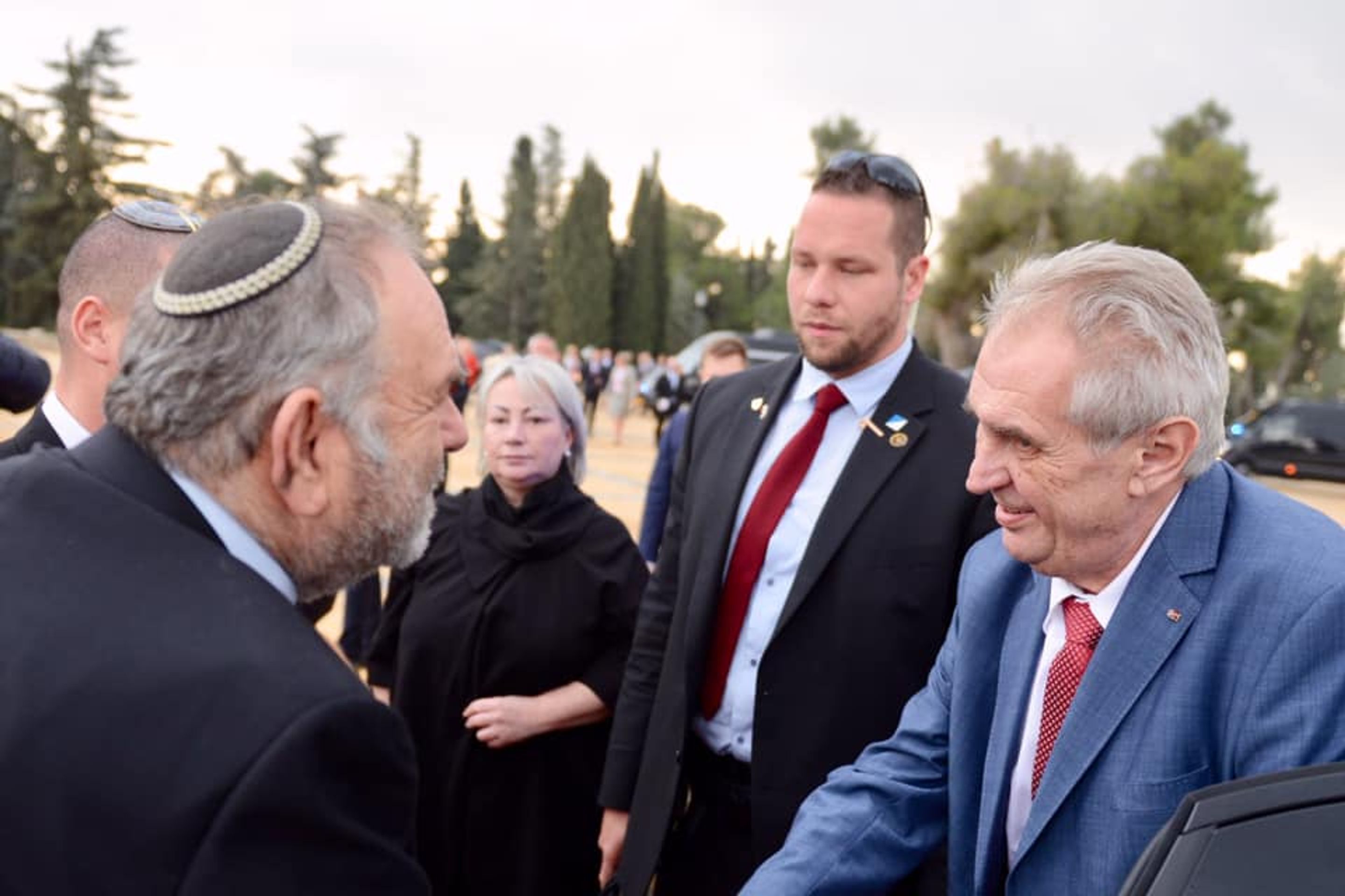 Miloš Zeman v Izraeli - GALERIE: Prezident Zeman přistál v Izraeli. Uctil památku novináře Herzla (3/4)