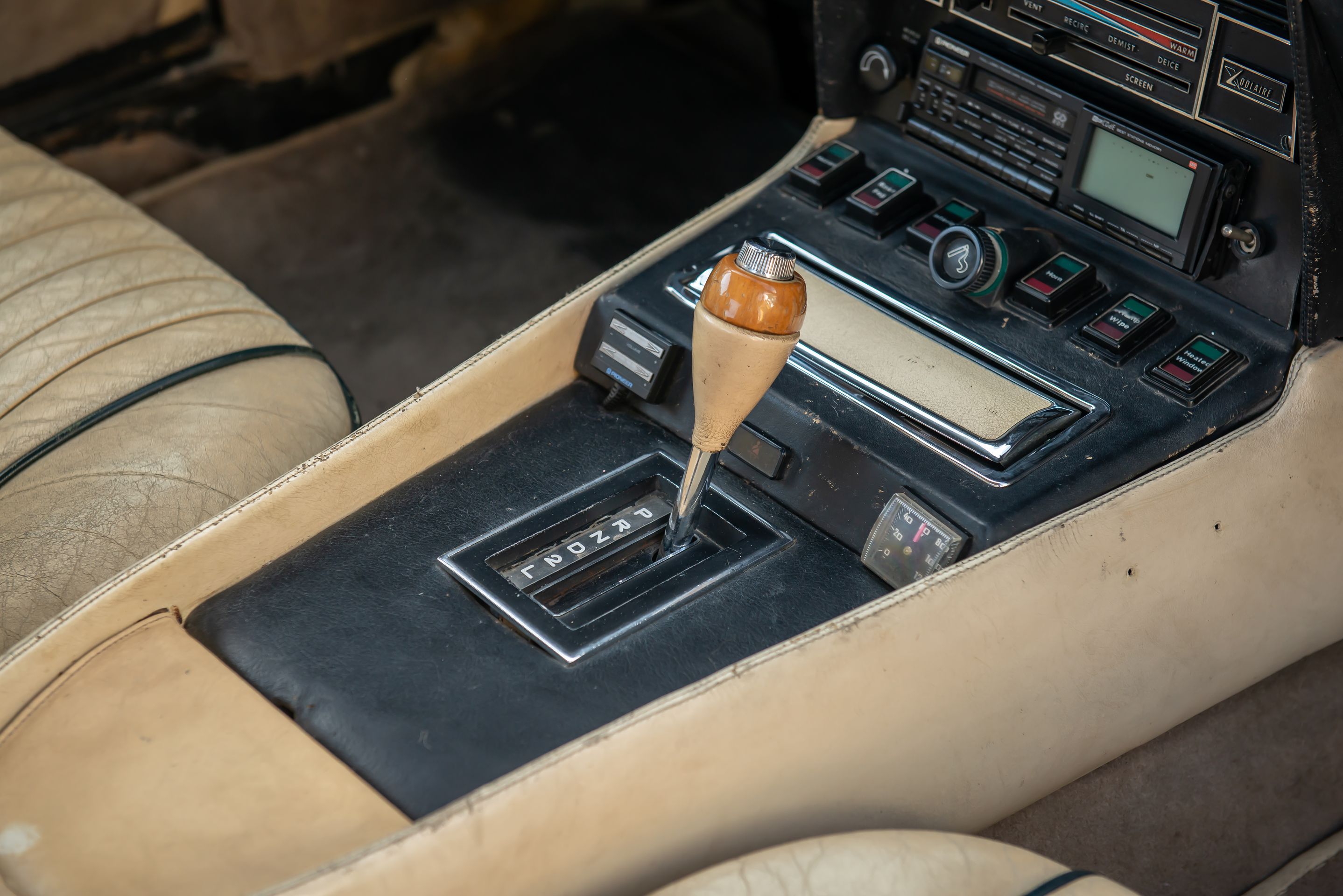 Aston Martin V8 Vantage - Aston Martin V8 Vantage (8/9)