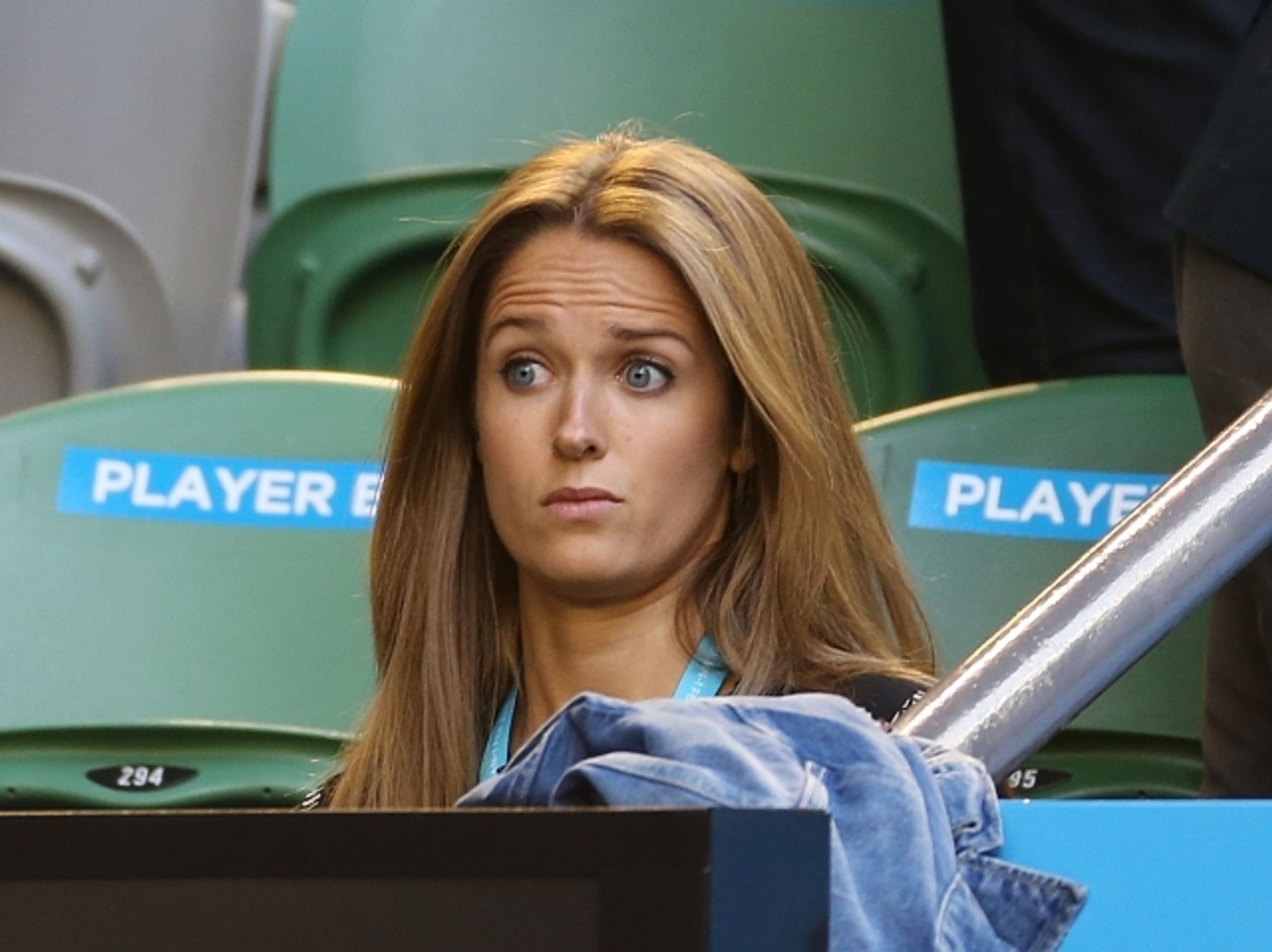 Ester Sátorová a Kim Sears - 10 - GALERIE: Ester Sátorová vs. Kim Sears (2/11)