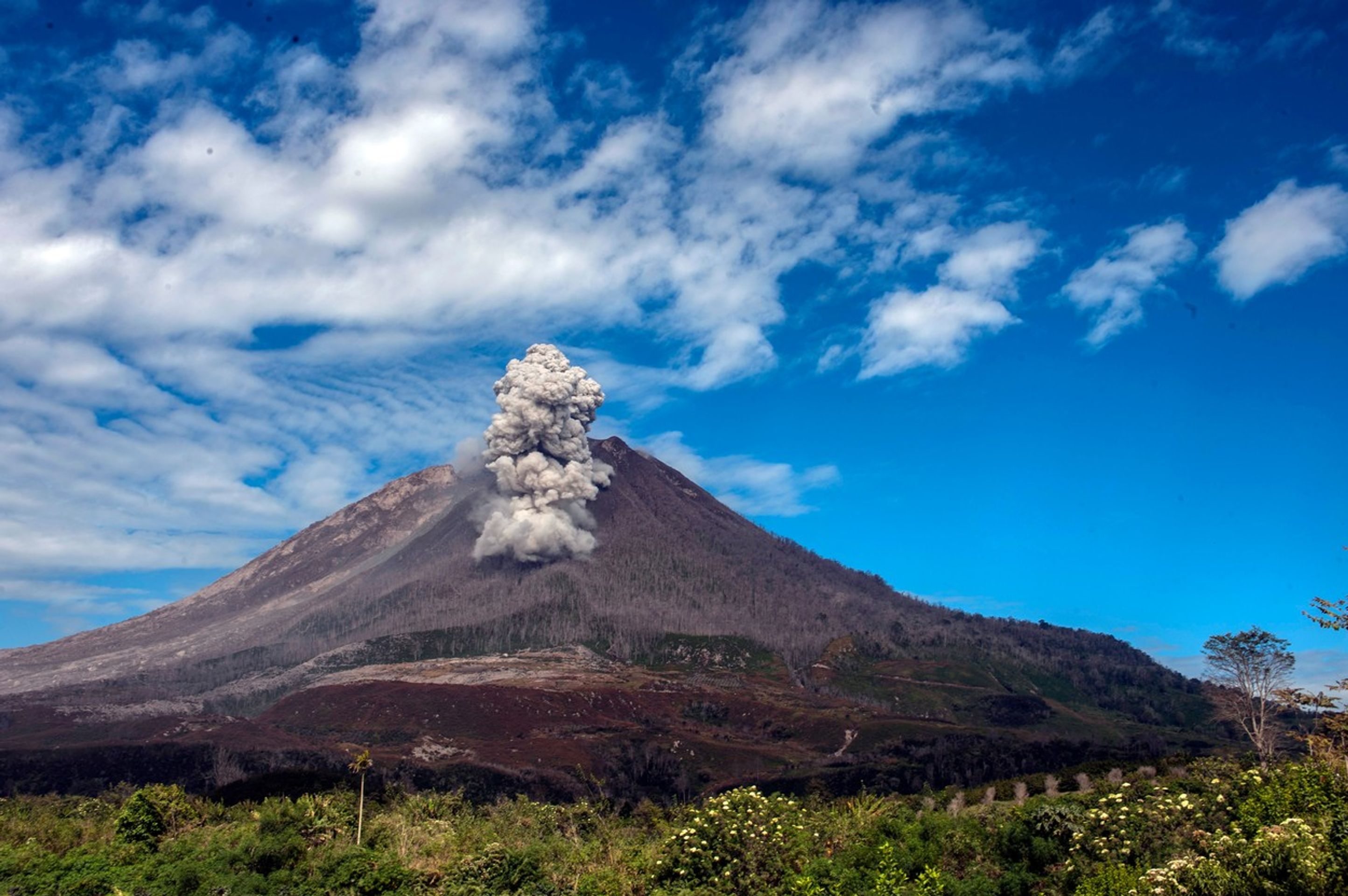 Výbuch stratovulkánu Sinabung - 26. 6. 2016 - GALERIE: Erupce stratovulkánu Sinabung (6/7)