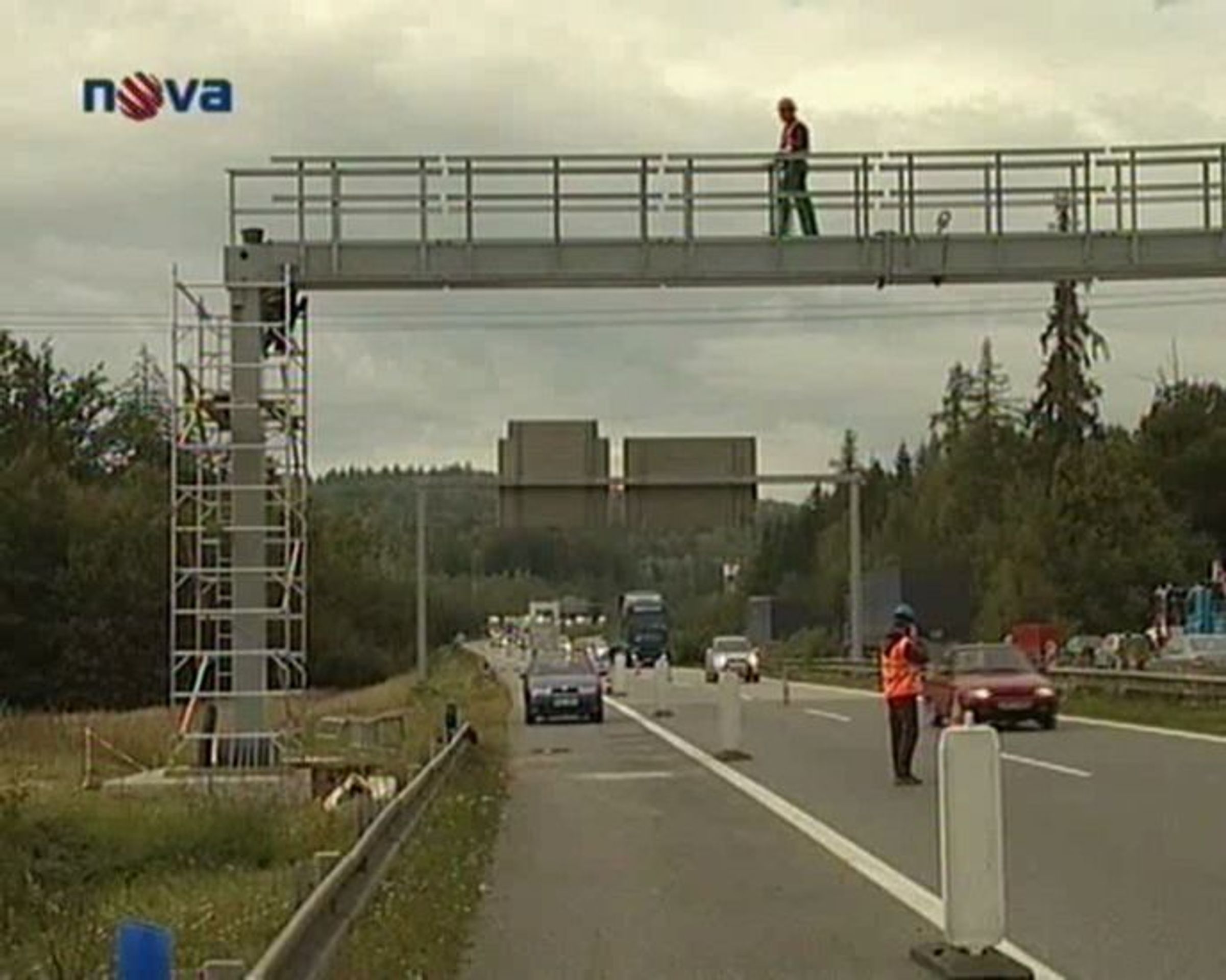 Systém mýtných brán na dálnicích v Česku. Ilustrační fotografie.  - Ministerstvo zarazilo dnešní spuštění systému mýtných bran (1/3)