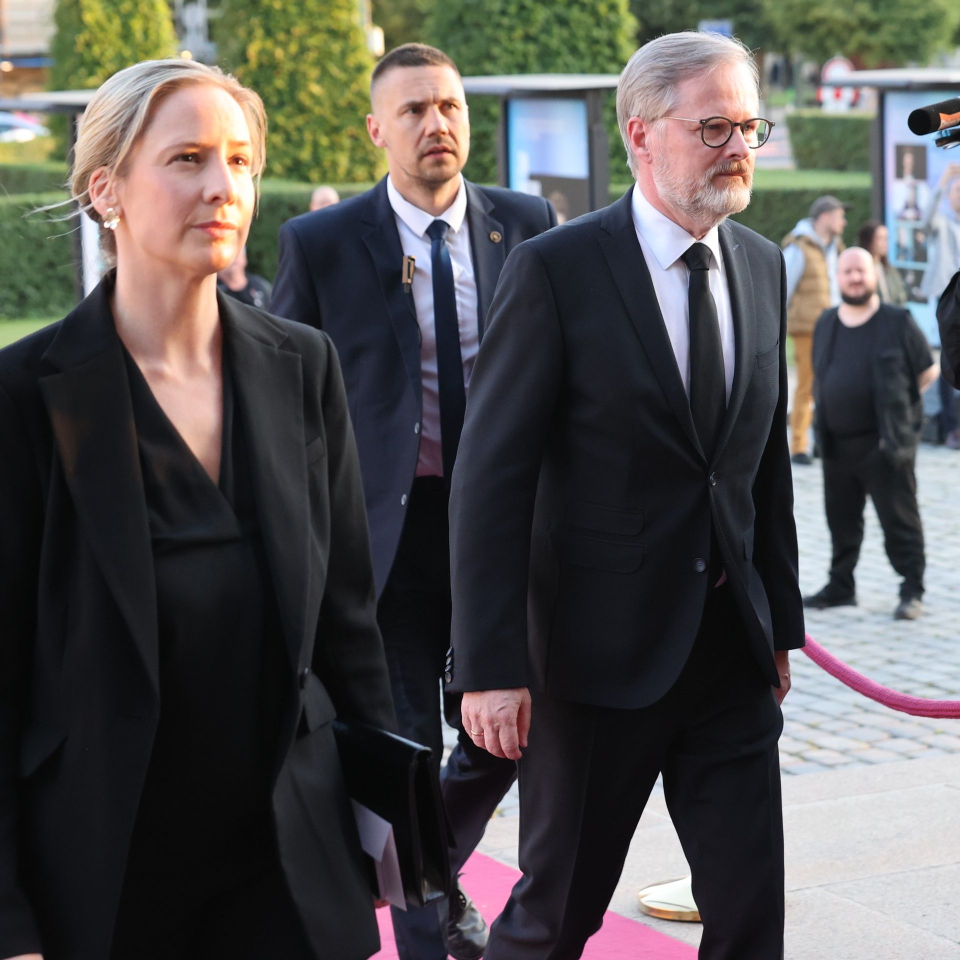 Petr Fiala na posledním rozloučením Jiřího Bartošky, 20. 5. 2025 - Poslední rozloučení s Jiřím Bartoškou (2/11)