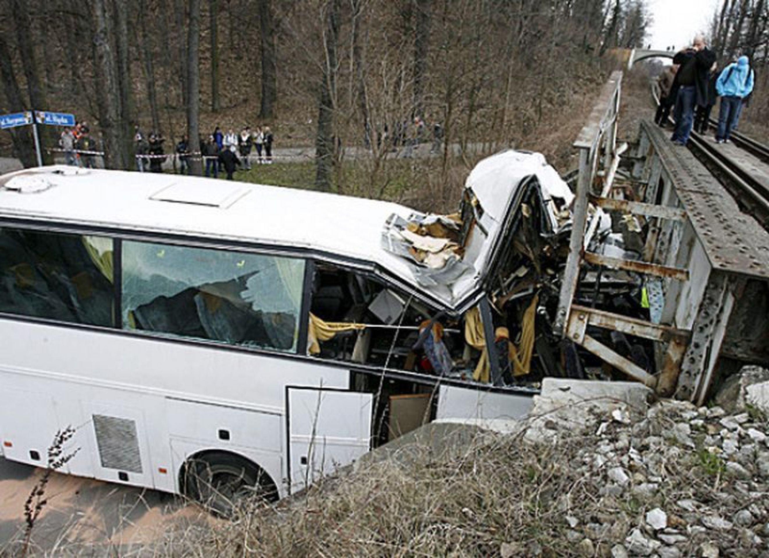 Nehoda autobusu v Polsku - Galerie: Nehoda autobusu v Polsku (7/7)