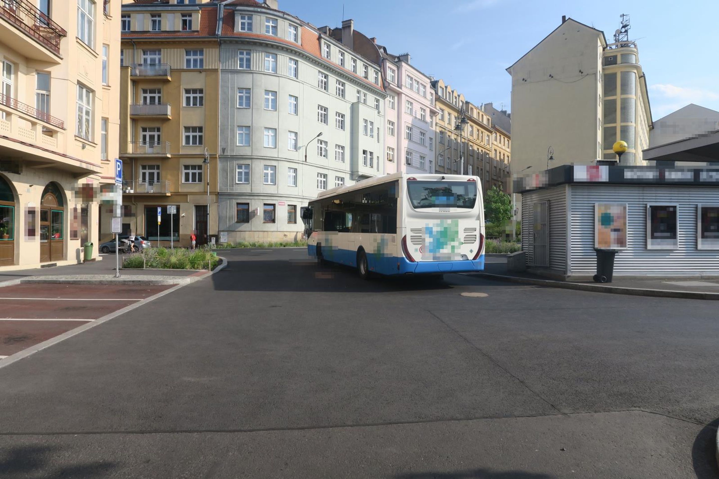 Tragická dopravní nehoda v Karlových Varech - Tragická dopravní nehoda v Karlových Varech (1/3)