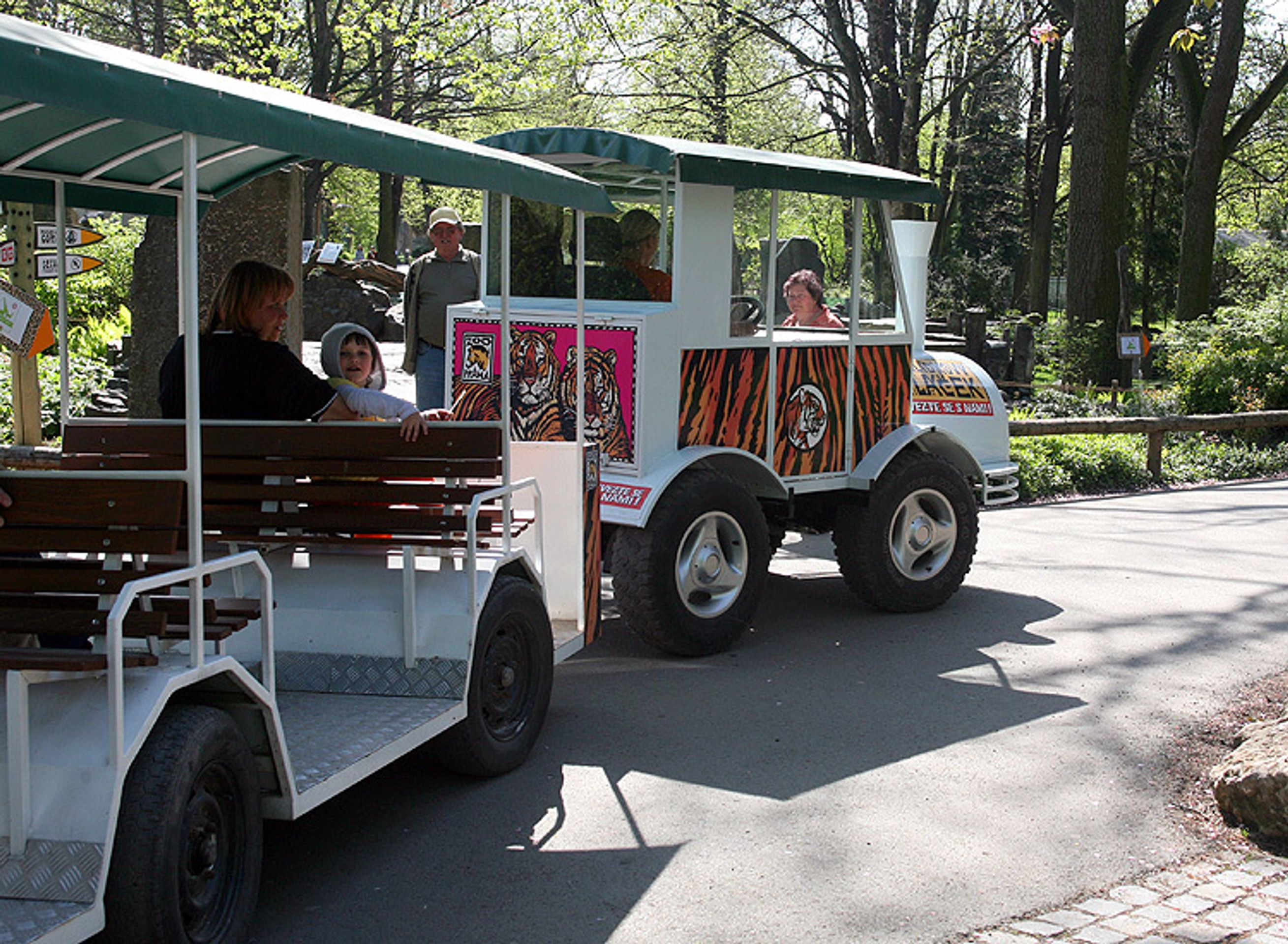 Vláček v pražské Zoo - Novohraní v Zoo očima fotografa (6/20)