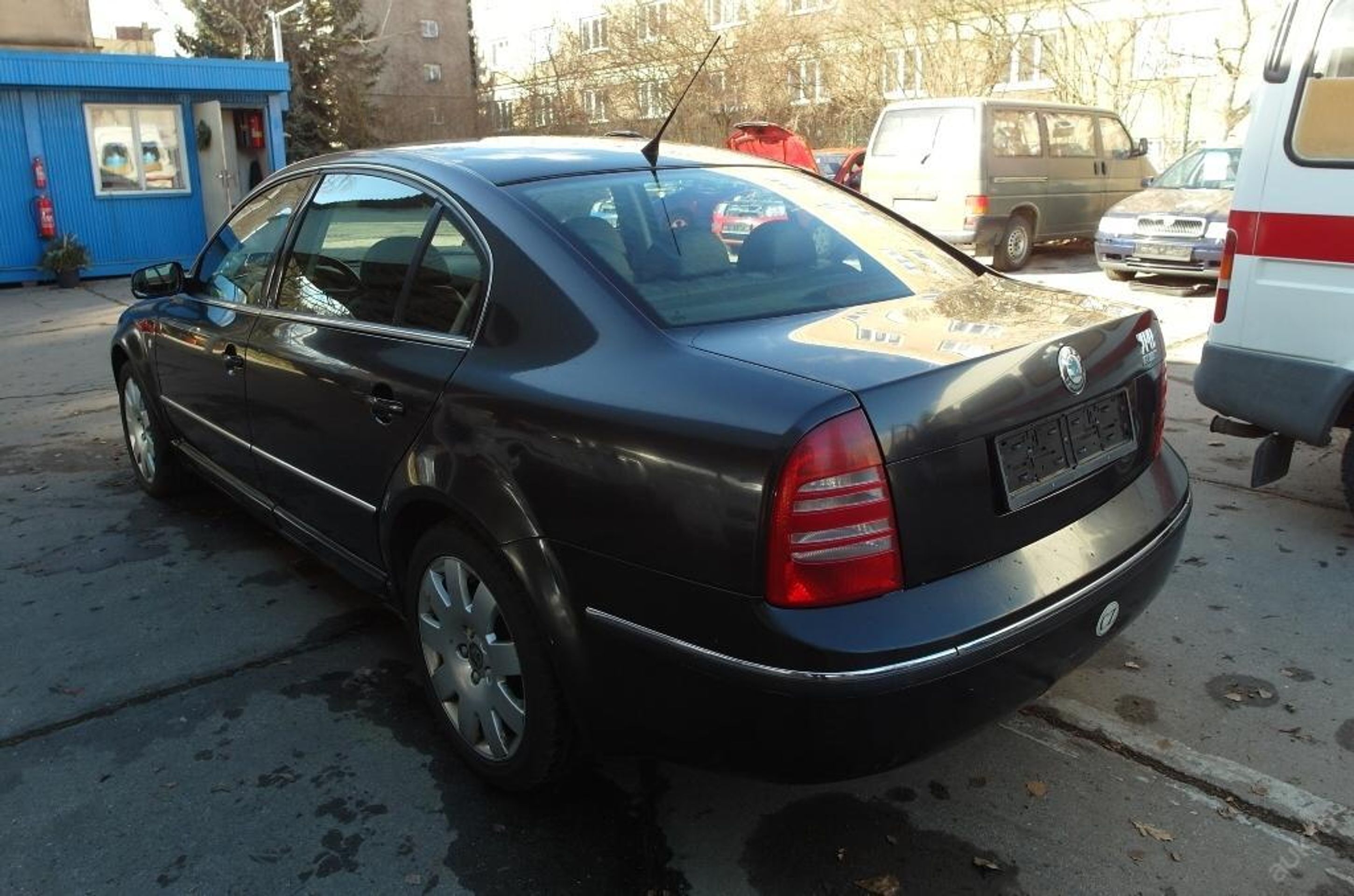 ŠKODA SUPERB 2,8 V6 30V - 4 - GALERIE: ŠKODA SUPERB 2,8 V6 30V (1/5)