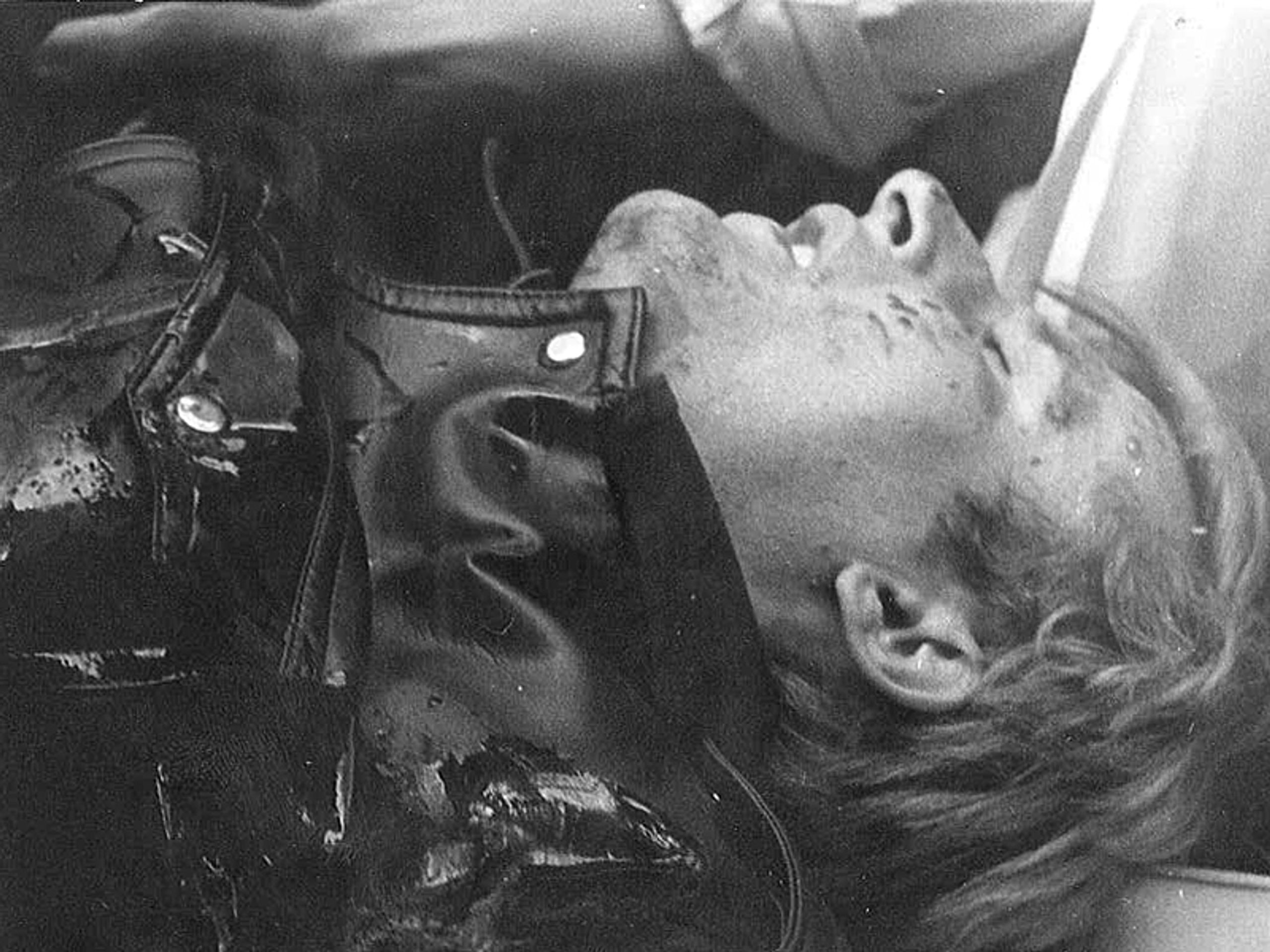Srpen 1968: hořící tanky v centru Prahy - Fotogalerie: Hořící tanky v centru Prahy (1/1)