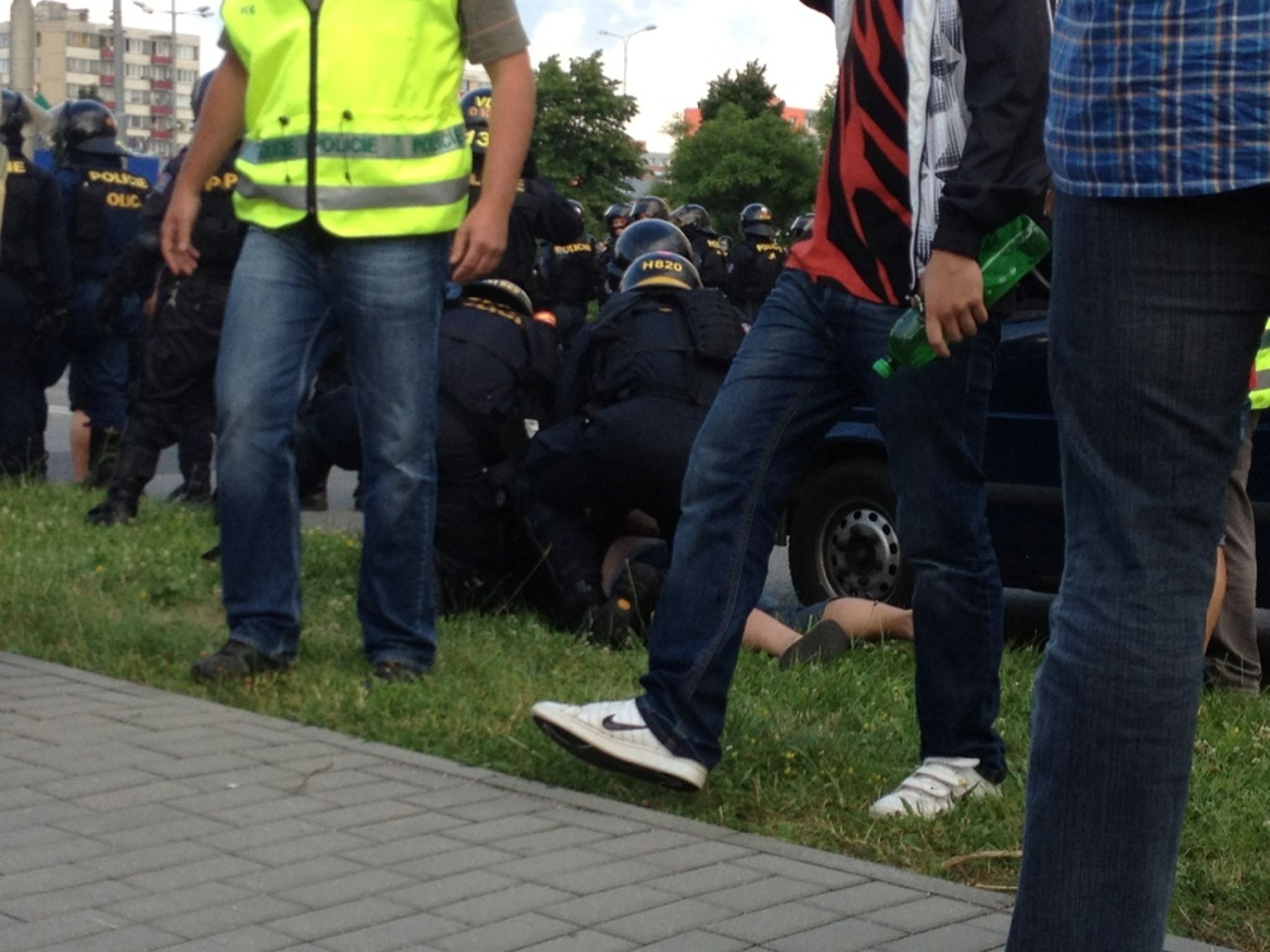 Demonstrace v Budějovicích - 7 - GALERIE: Nepokoje v Českých Budějovicích (7/13)