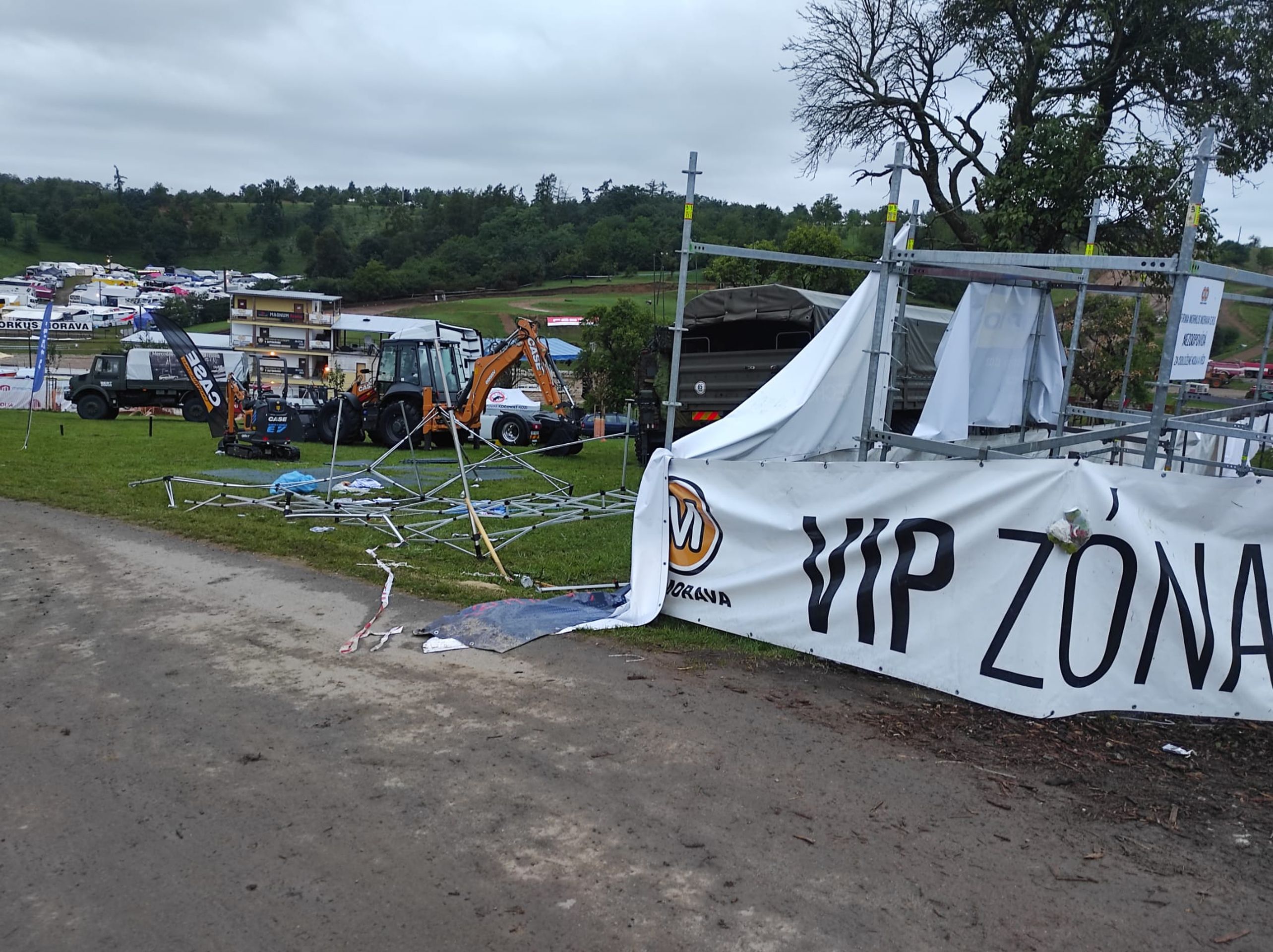 Autocrossový areál - Česko poničily silné bouřky (2/10)