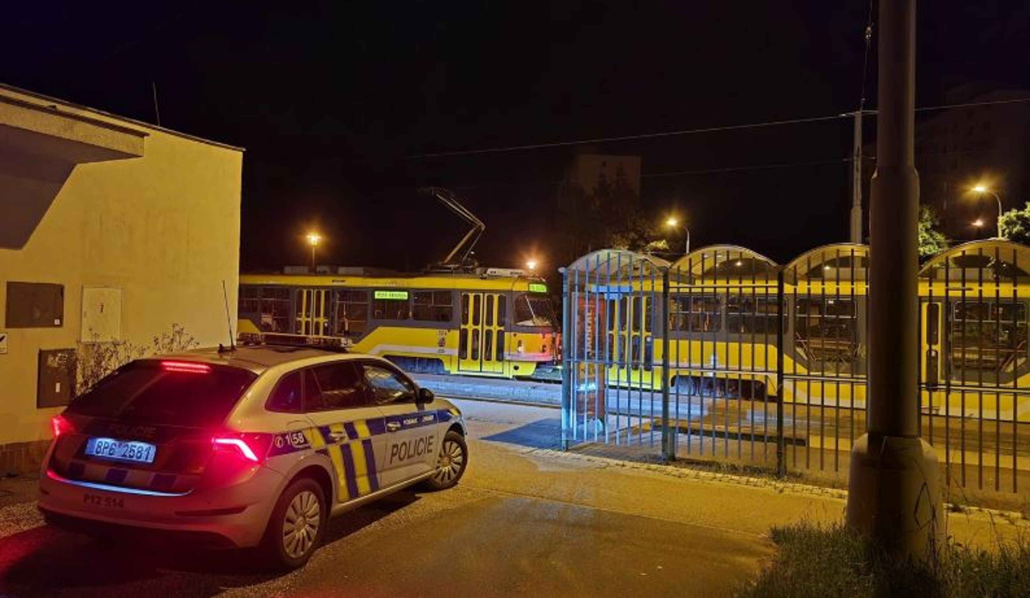 Střet člověka s tramvají v Plzni - Nehoda v Plzni (7/8)