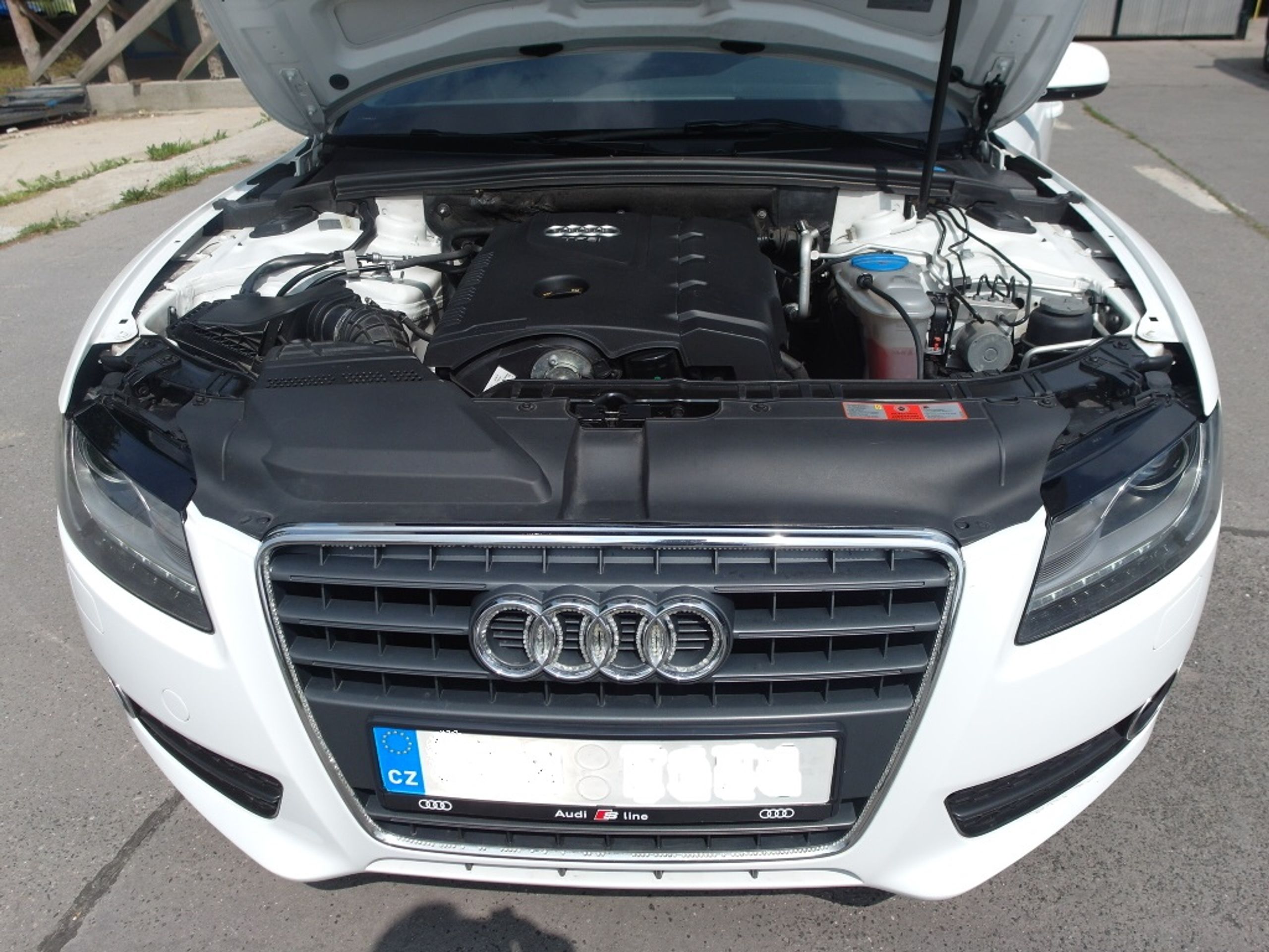 Audi A5 - GALERIE: Mafiánská Audi A5 S Line na prodej (4/5)