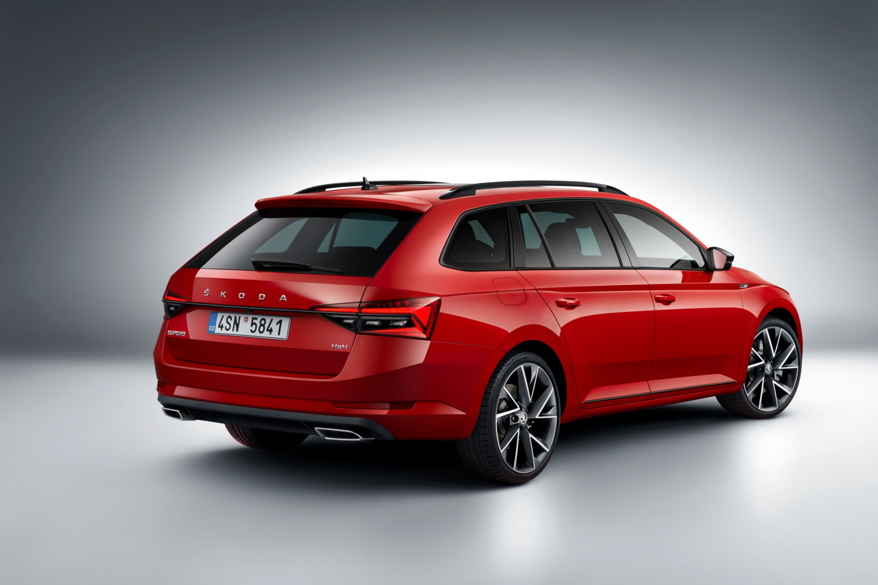 Škoda Superb Sportline - 5 - Fotogalerie: Modernizovaná Škoda Superb (20/25)