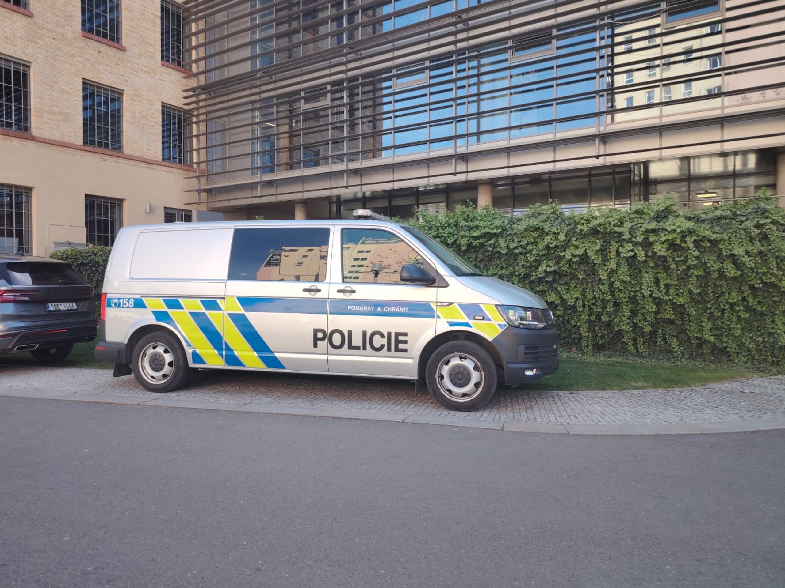 Policejní zásah v Unicornu - Policejní zásah v Unicornu (4/7)