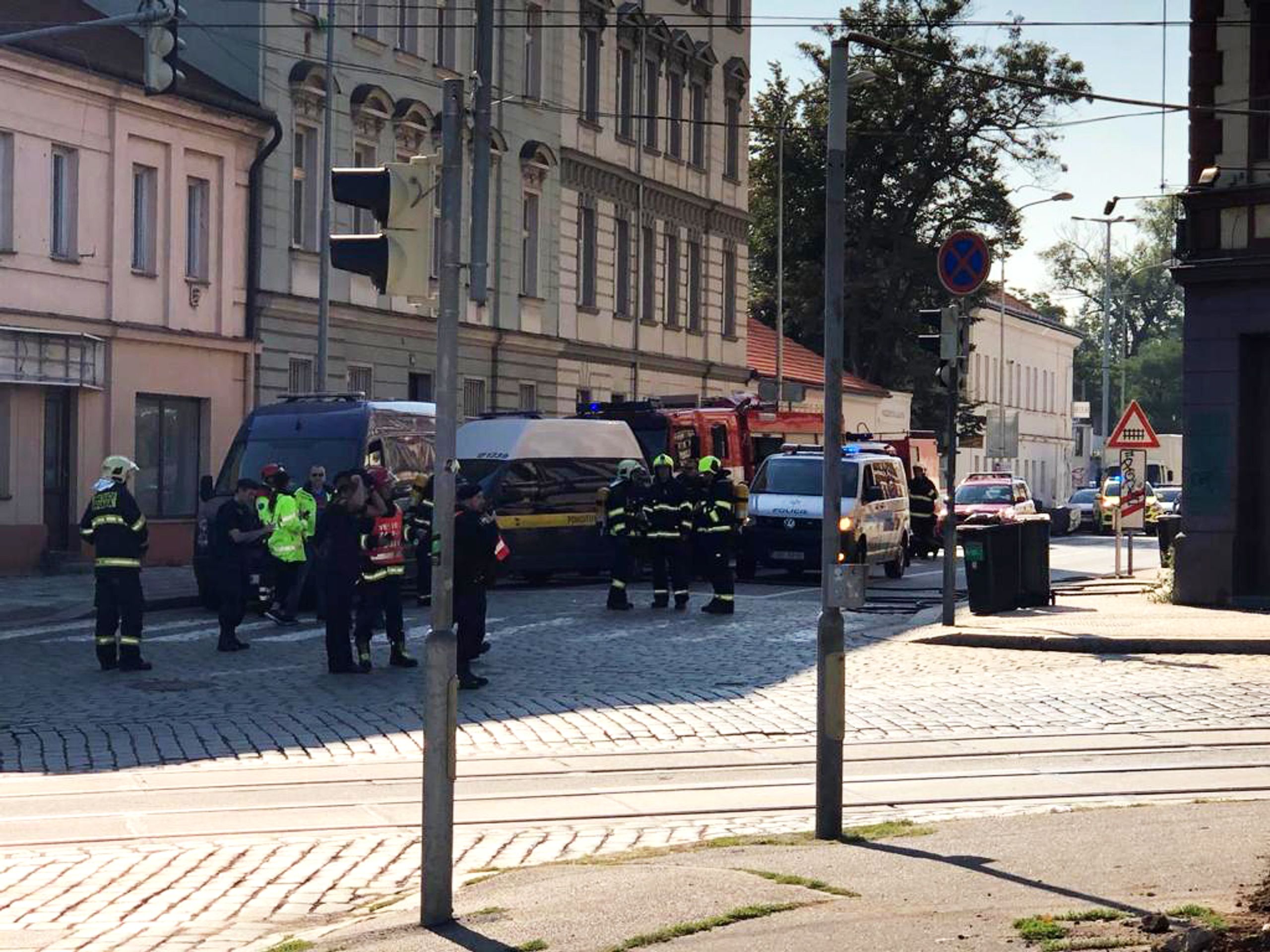 Únik plynu v Praze v Holešovicích - 3 - GALERIE: Hasiči zasahují u pražského Výstaviště kvůli úniku plynu (11/15)