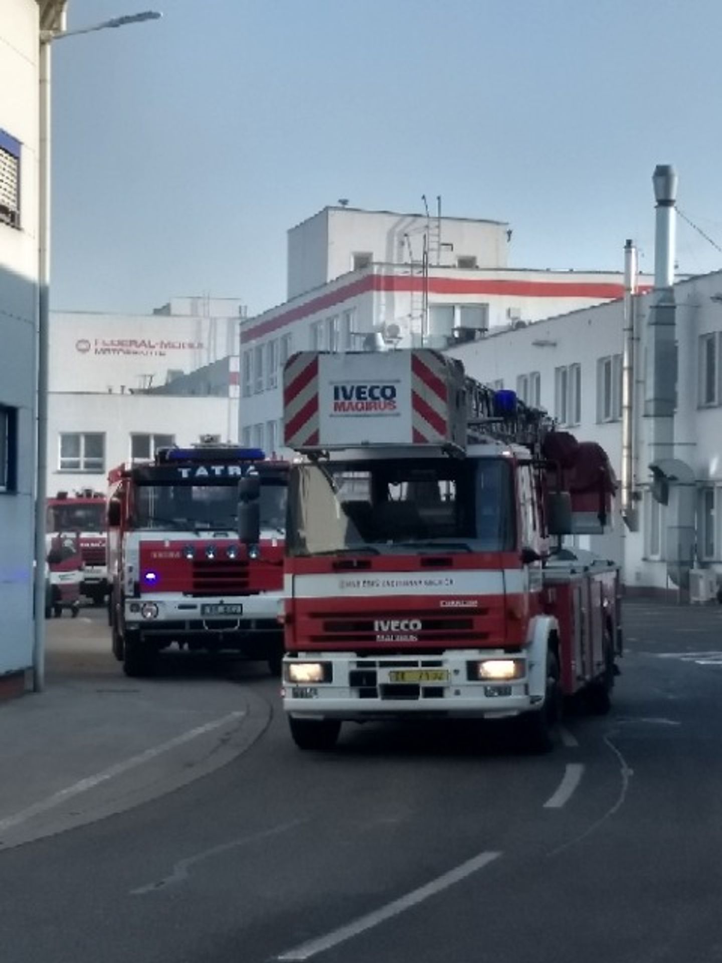 Požár v areálu Federal-Mogul v Kostelci - 5 - GALERIE: Požár v areálu Federal-Mogul v Kostelci nad Orlicí (4/5)