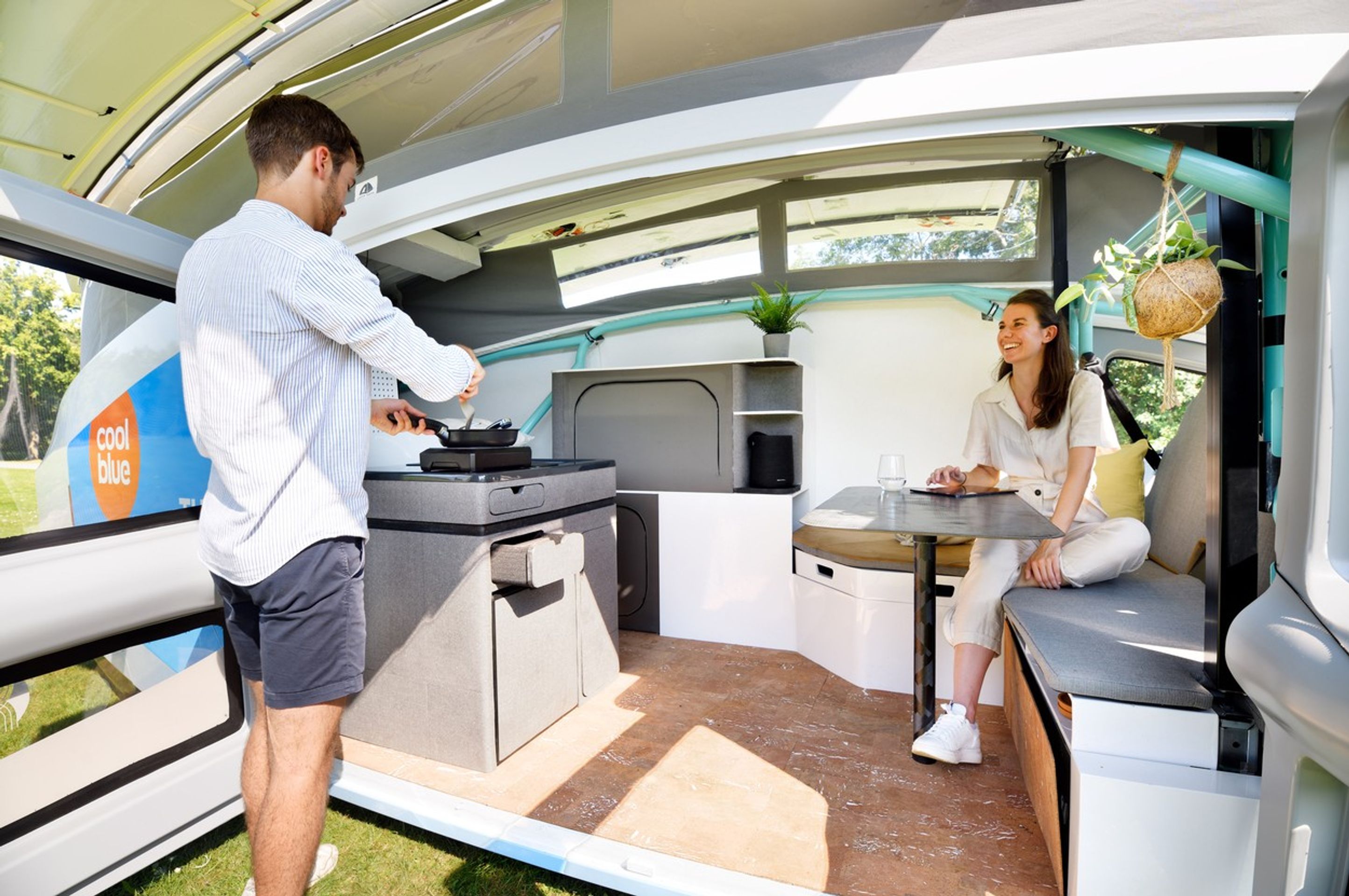 Stella Vita, obytný vůz na solární pohon - Stella Vita, parádní obytný vůz na solární pohon (5/8)