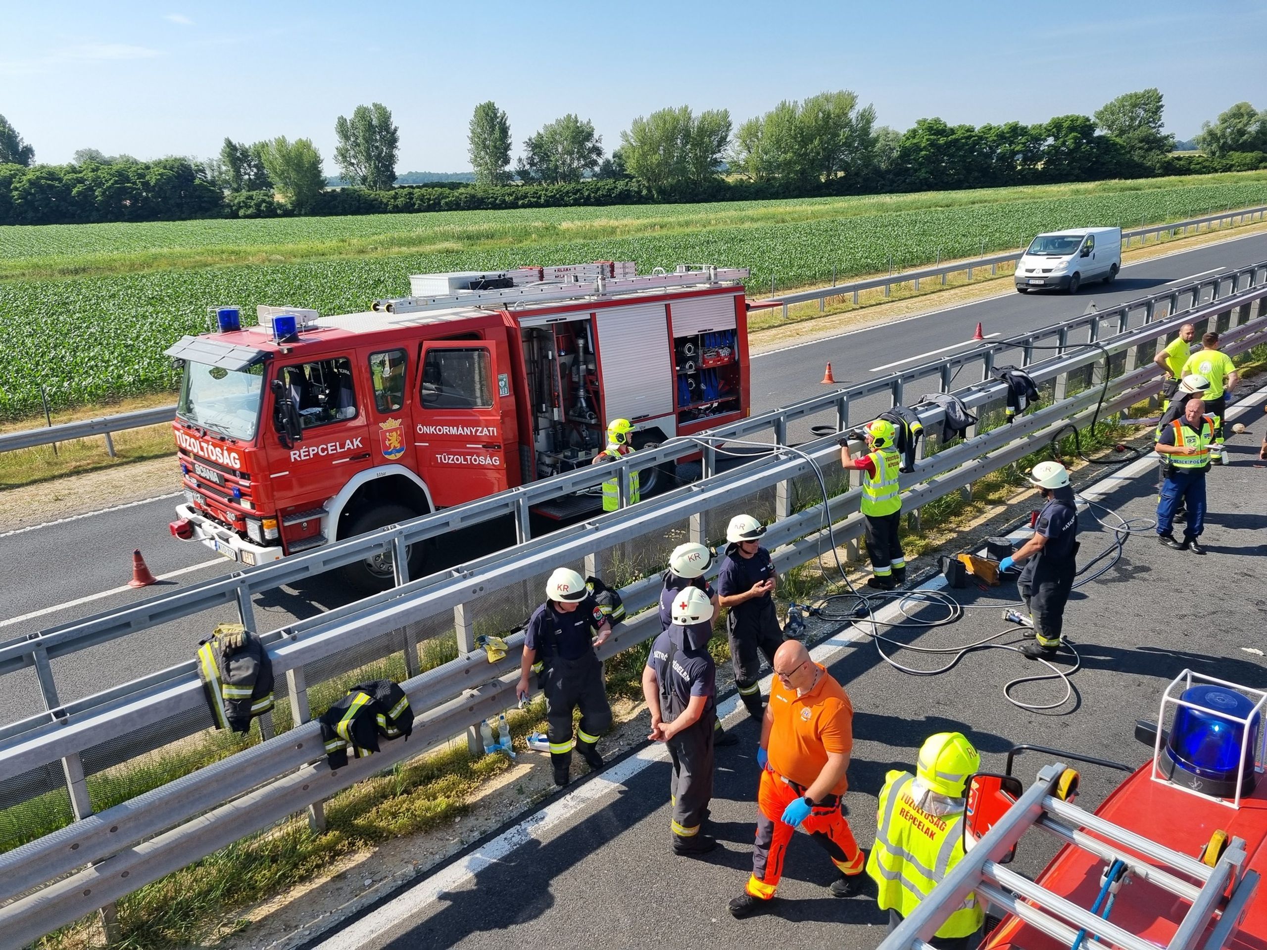 Polská rodina zemřela na cestě na dovolenou - Tragická nehoda polské rodiny (1/5)