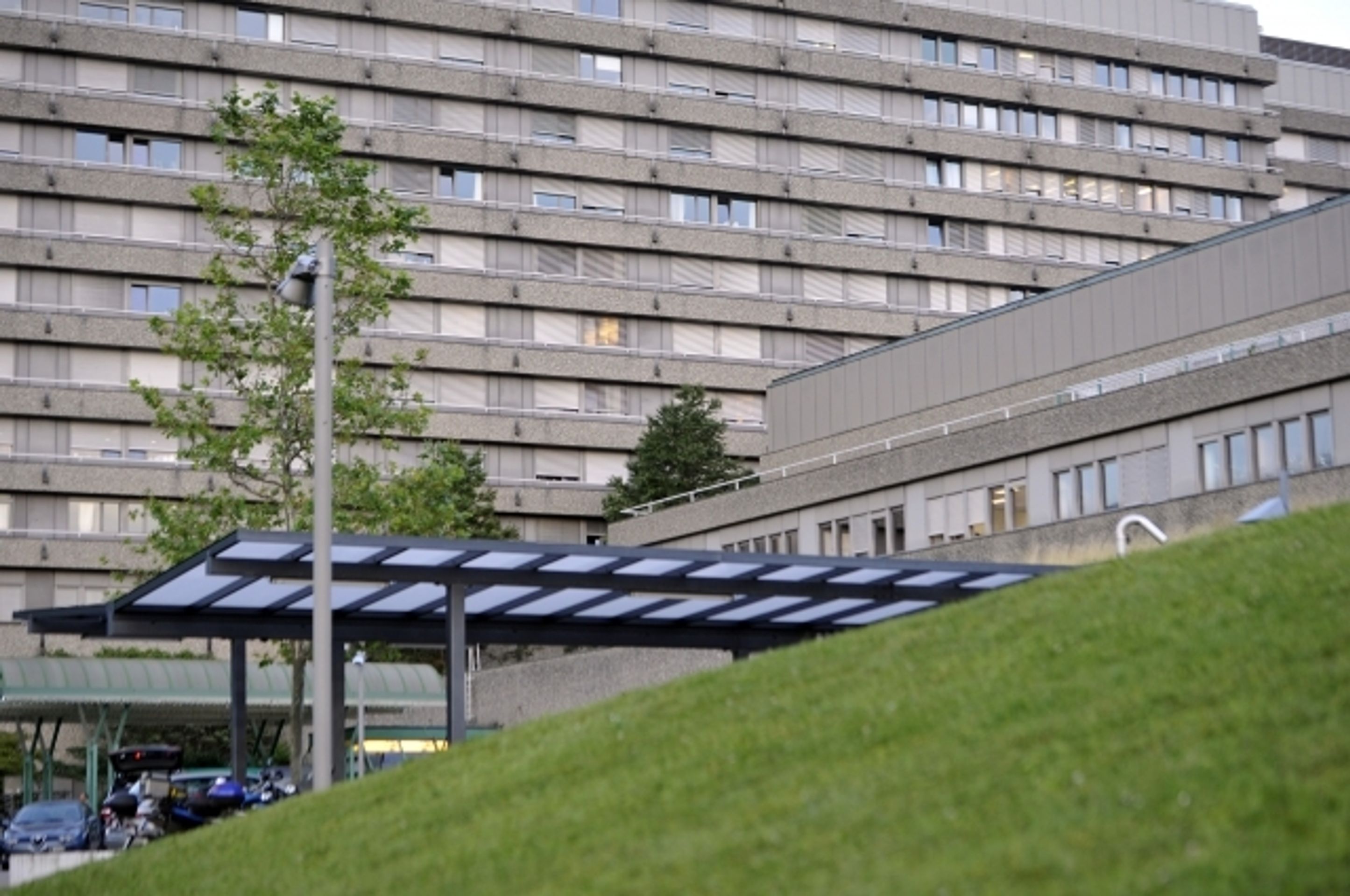 Nemocnice v Lausanne, kde leží Schumacher - 4 - GALERIE: Nemocnice v Lausanne, kde leží Schumacher (9/12)