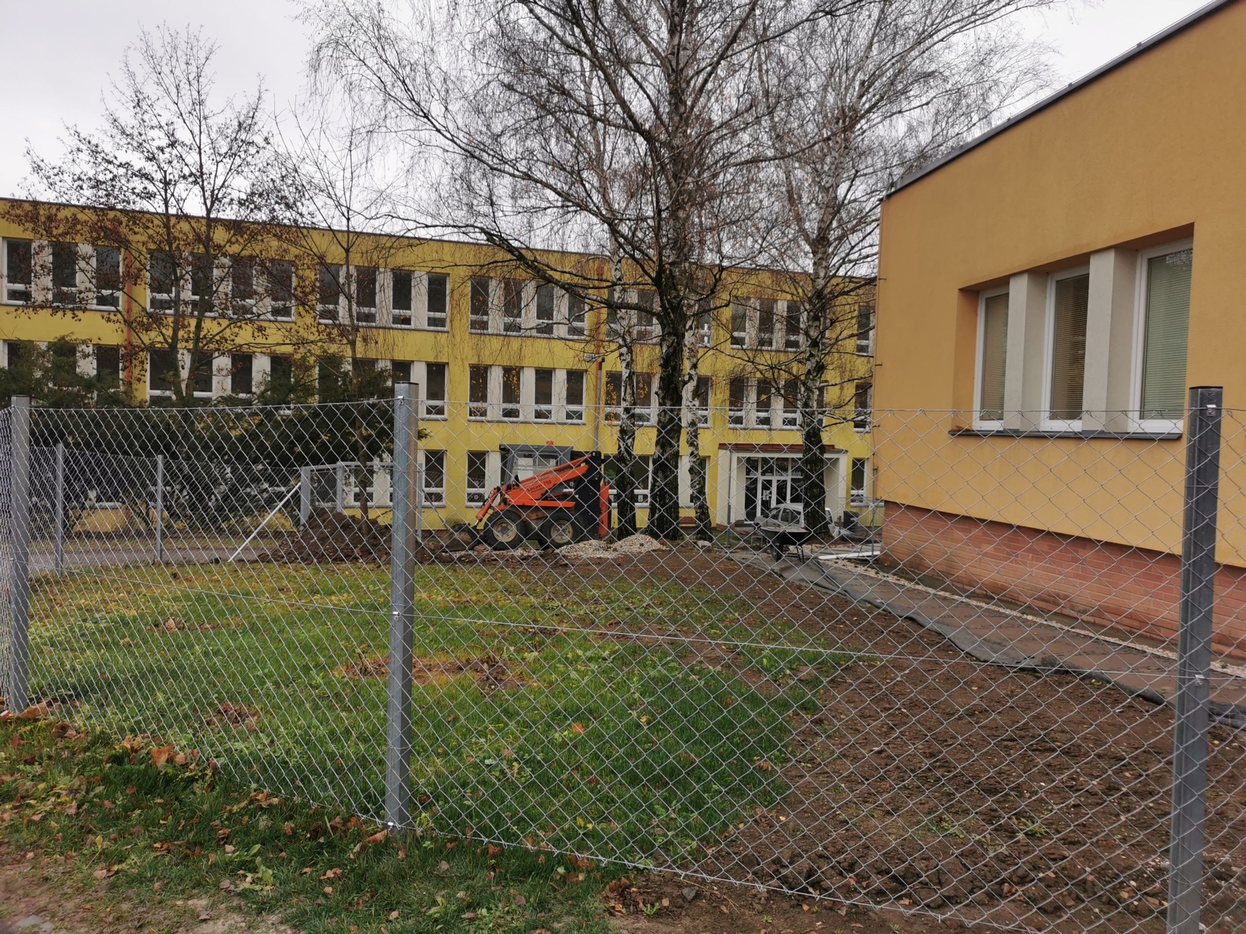 Základní škola a Praktická škola Čtverka, Uherský Brod - Areál škol v Uherském Brodě (9/10)