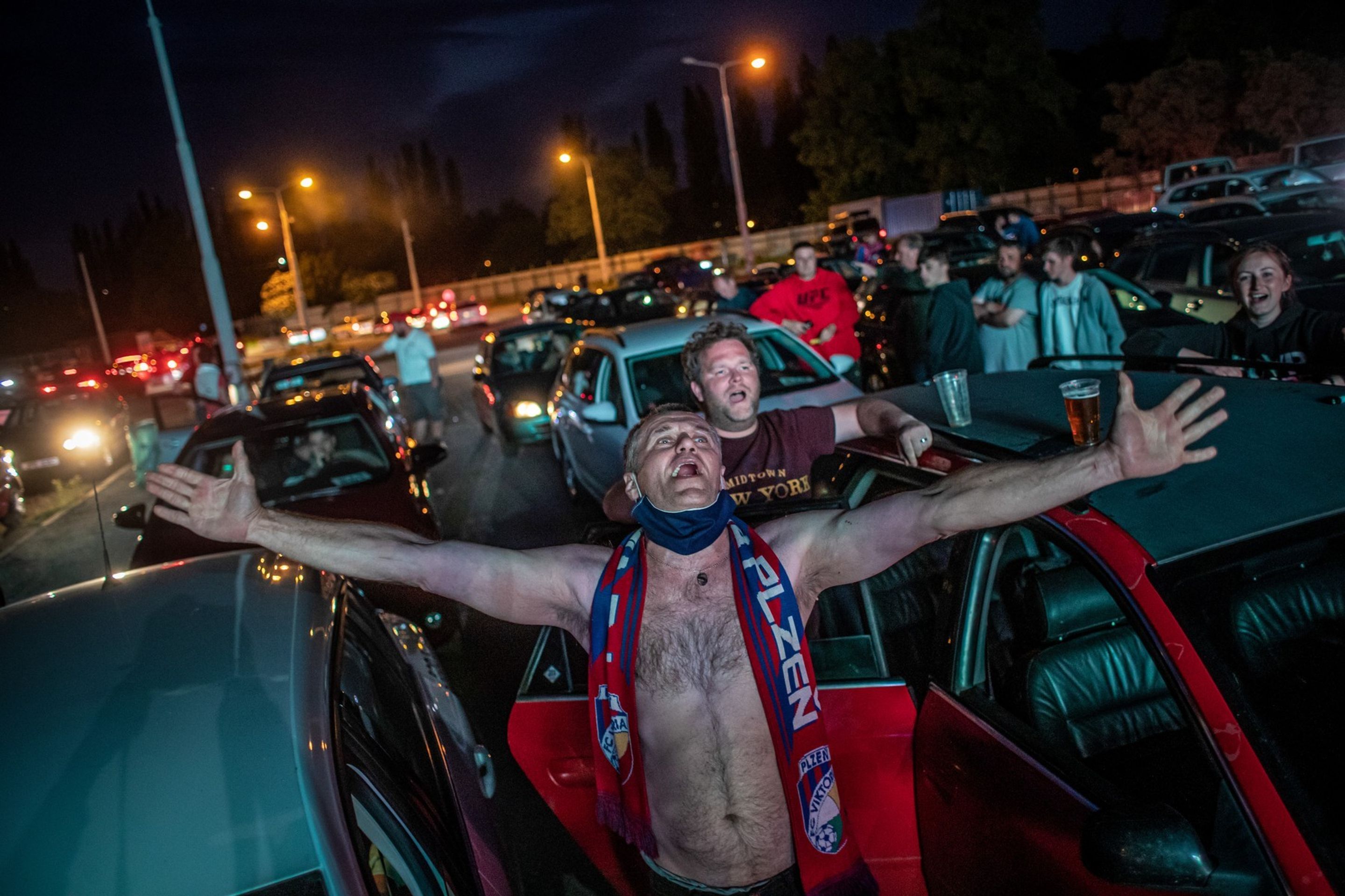 Fotbalová autokina v Praze a v Plzni - 8 - GALERIE: Fotbalová autokina u šlágru Sparta - Plzeň (3/8)