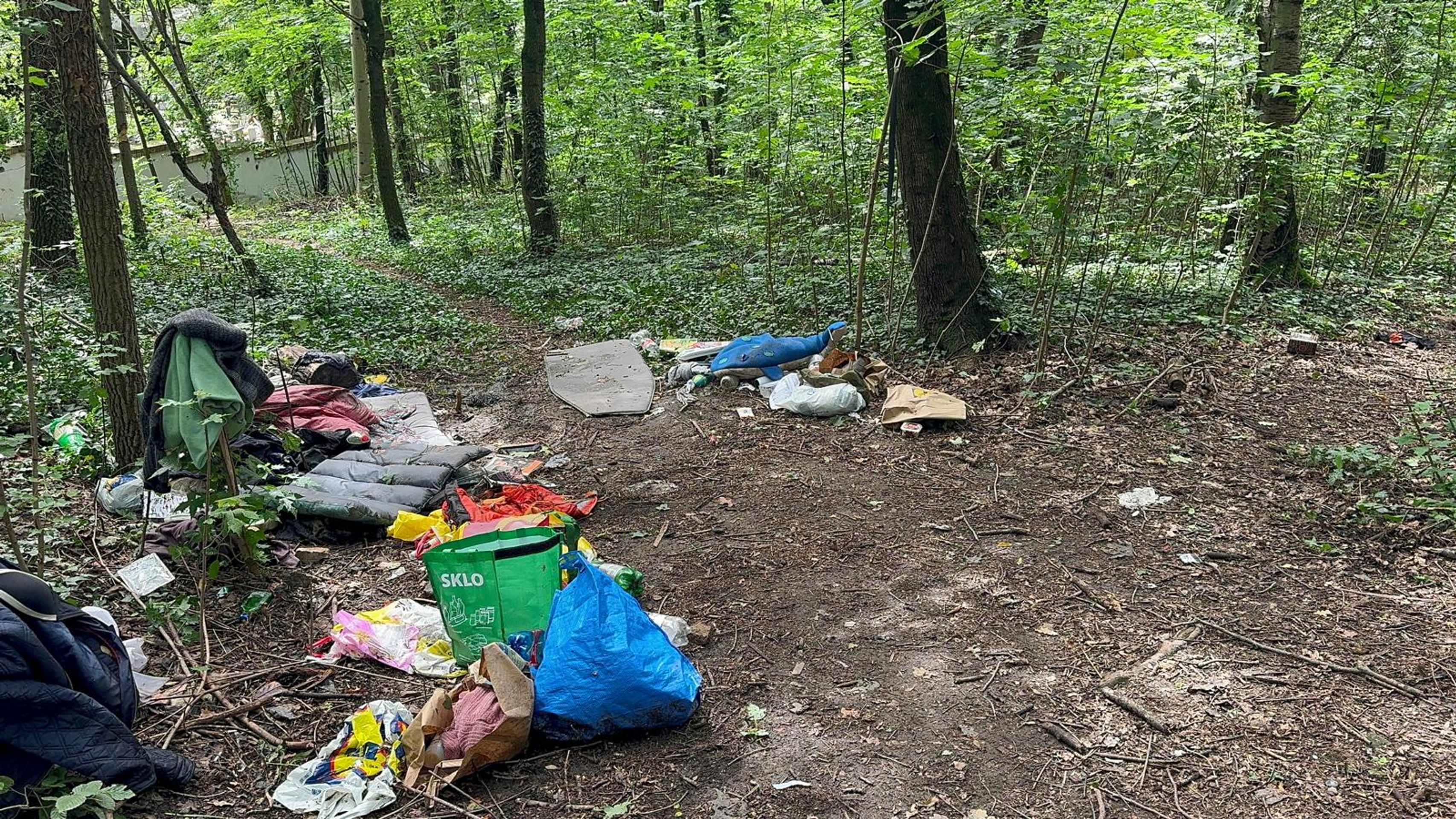 Pohřešovaného policistu našli mrtvého. Opodál ležela i mrtvola ženy (3) - Nález pohřešovaného policisty (3/4)