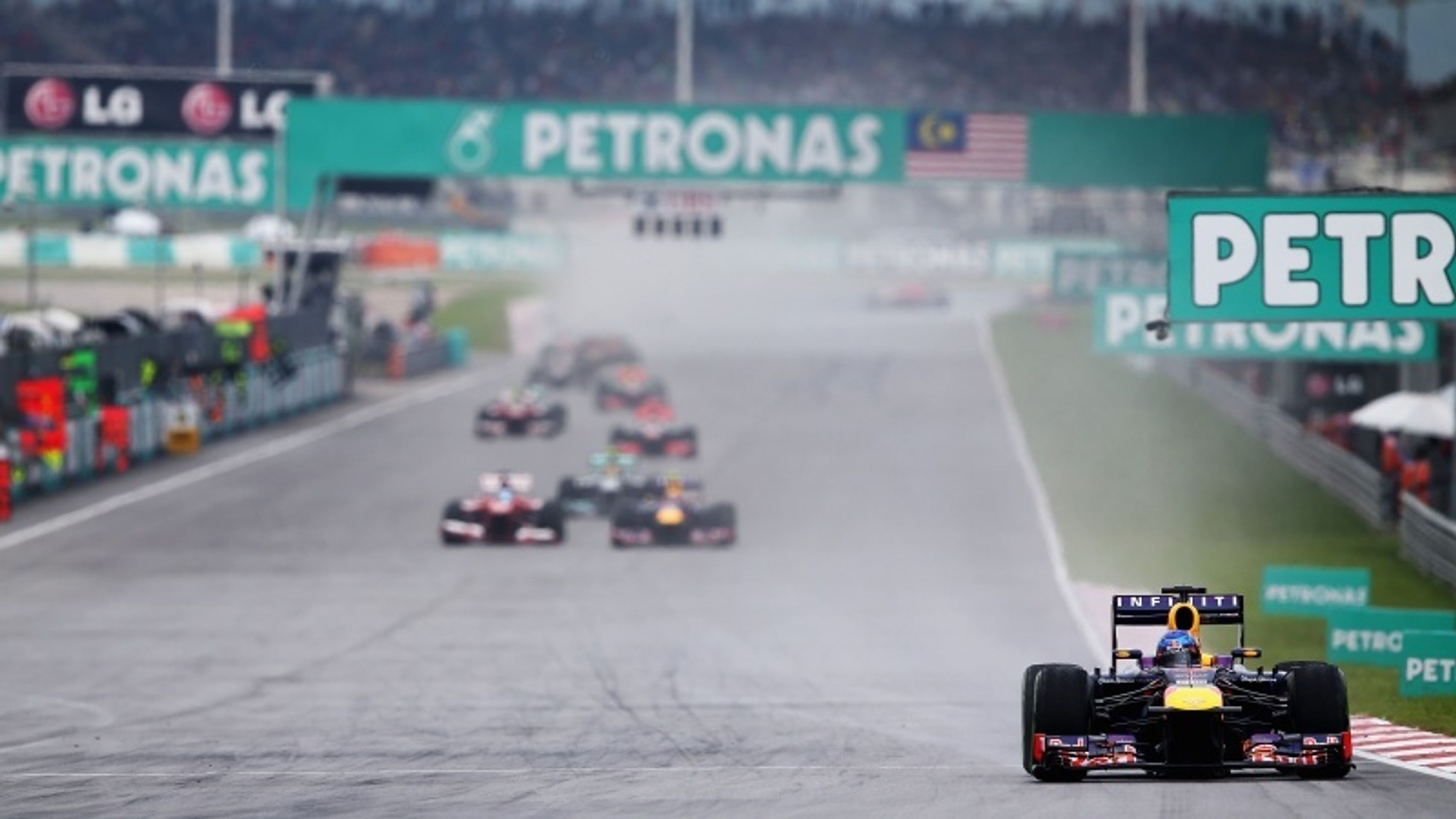 Velká cena Malajsie - 6 - GALERIE: Vettel urval v Malajsii vítězství před Webberem (6/8)