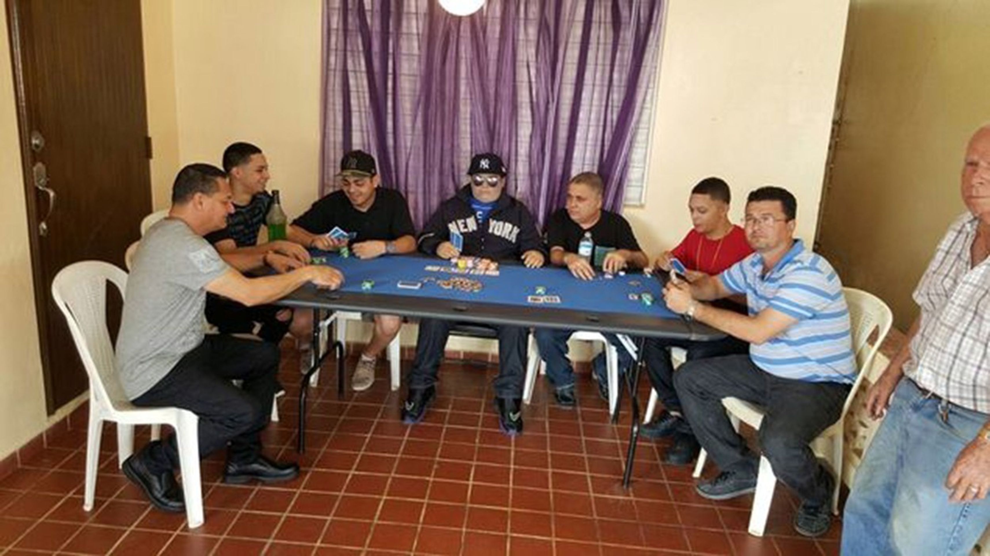 Poker s mrtvolou - 1 - GALERIE: Poker s mrtvým vášnivým hráčem (4/4)