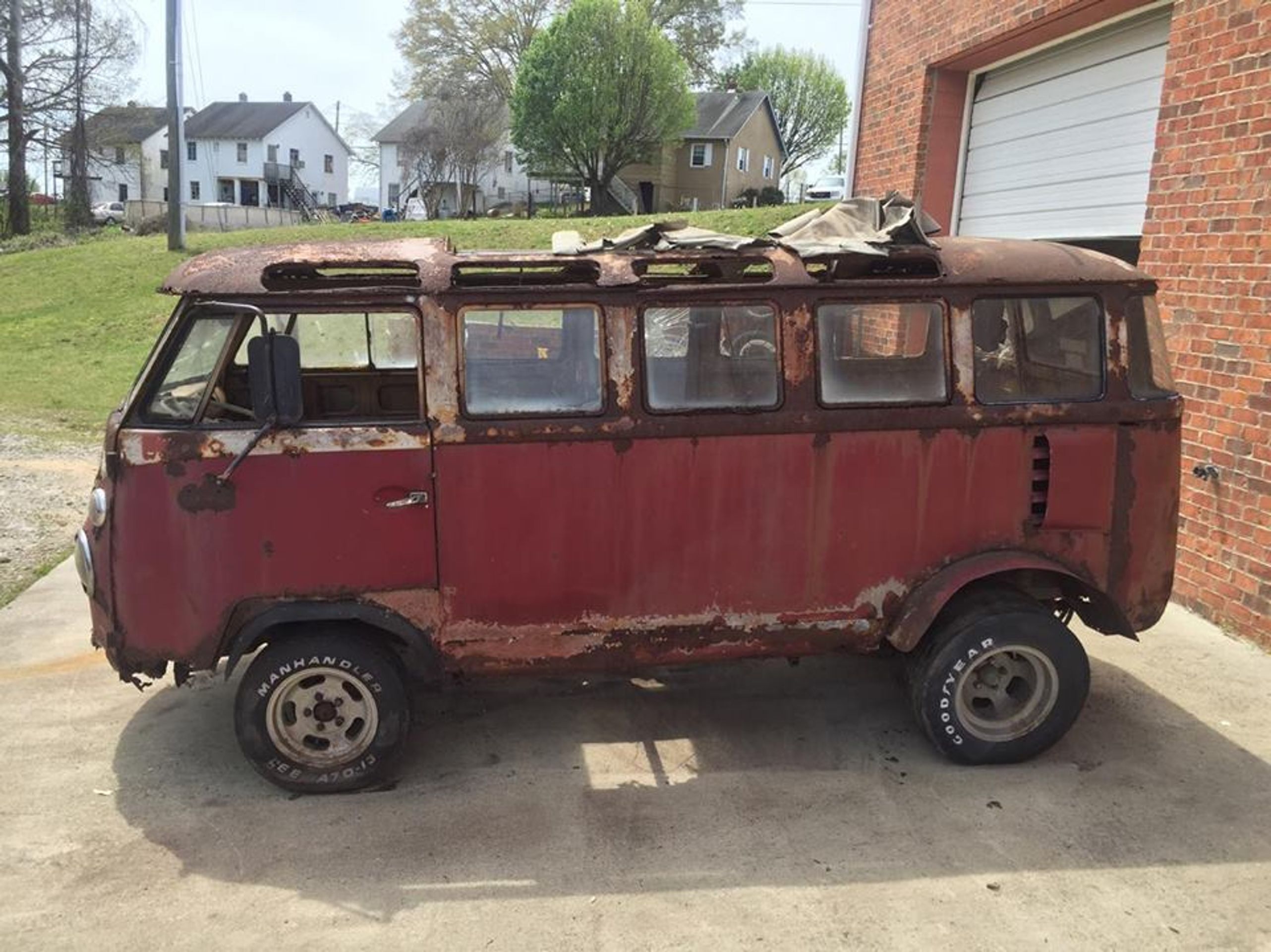 vrak - 44 - GALERIE: VW Bus - zrezlý šrot za stovky tisíc (1/22)