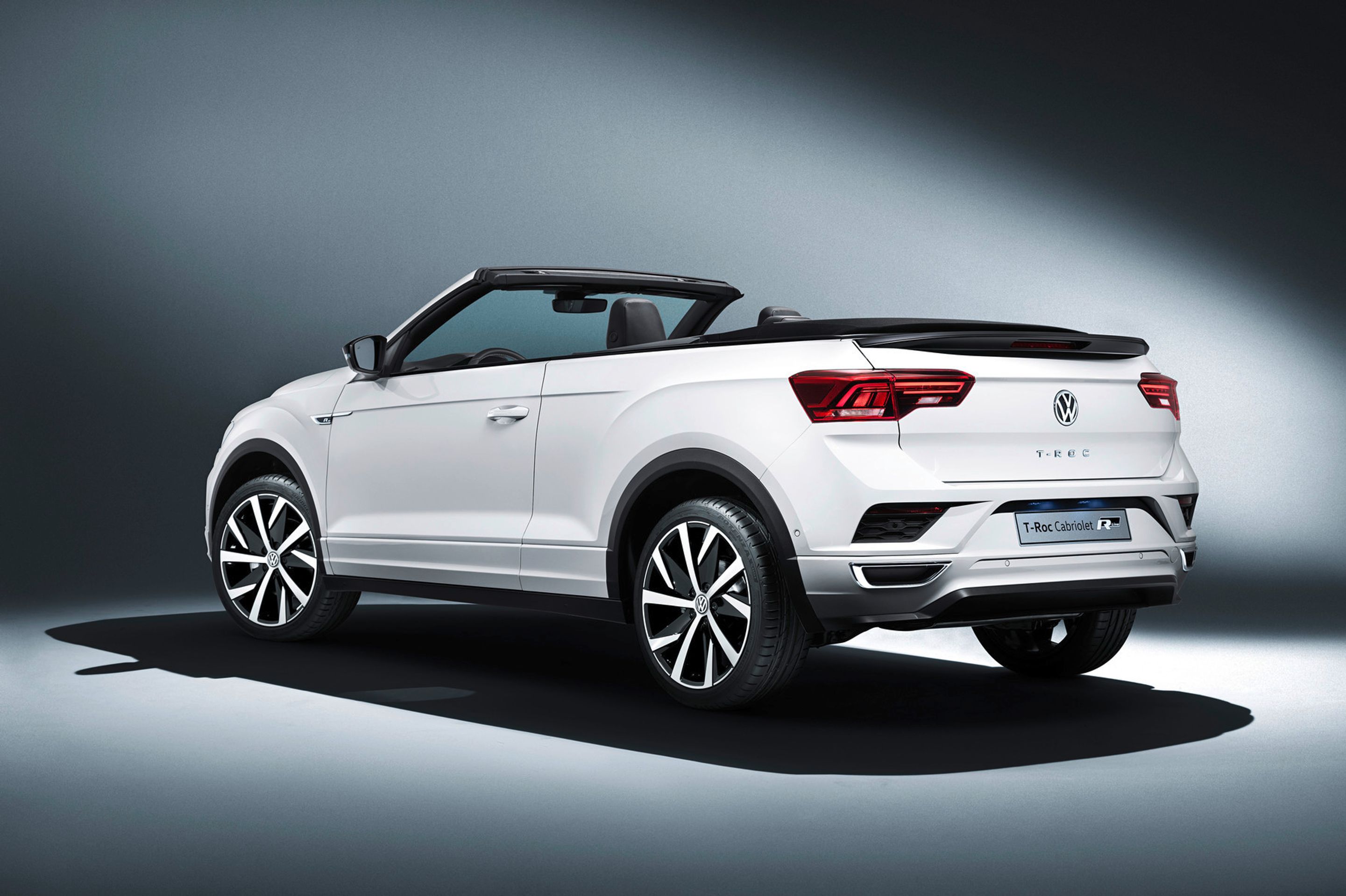 Nový T-Roc Cabriolet - 27 - Fotogalerie: Crossover VW T-Roc přijde o střechu (10/16)
