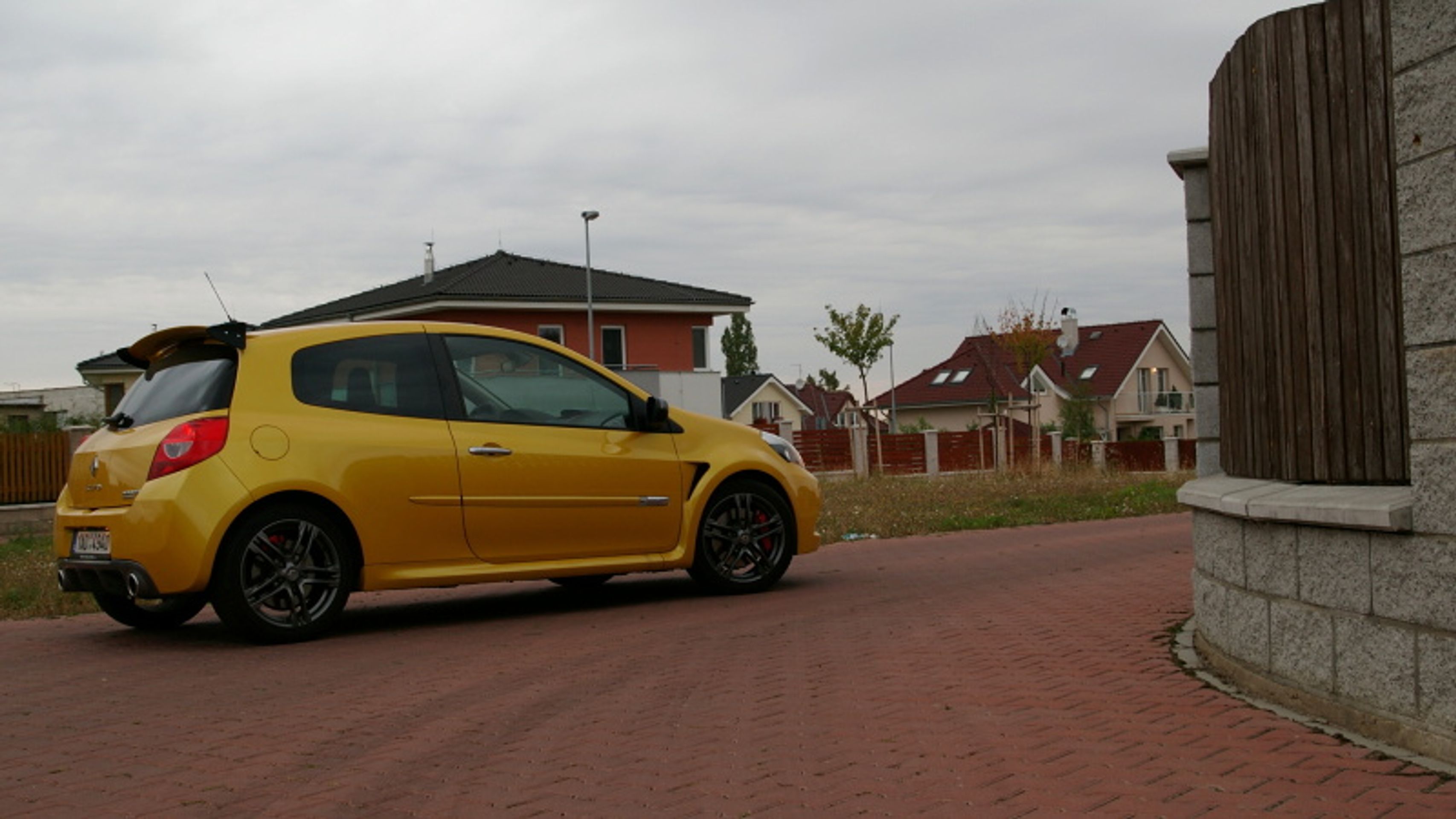 Renault Clio RS-1 - GALERIE Renault Clio RS (1/8)