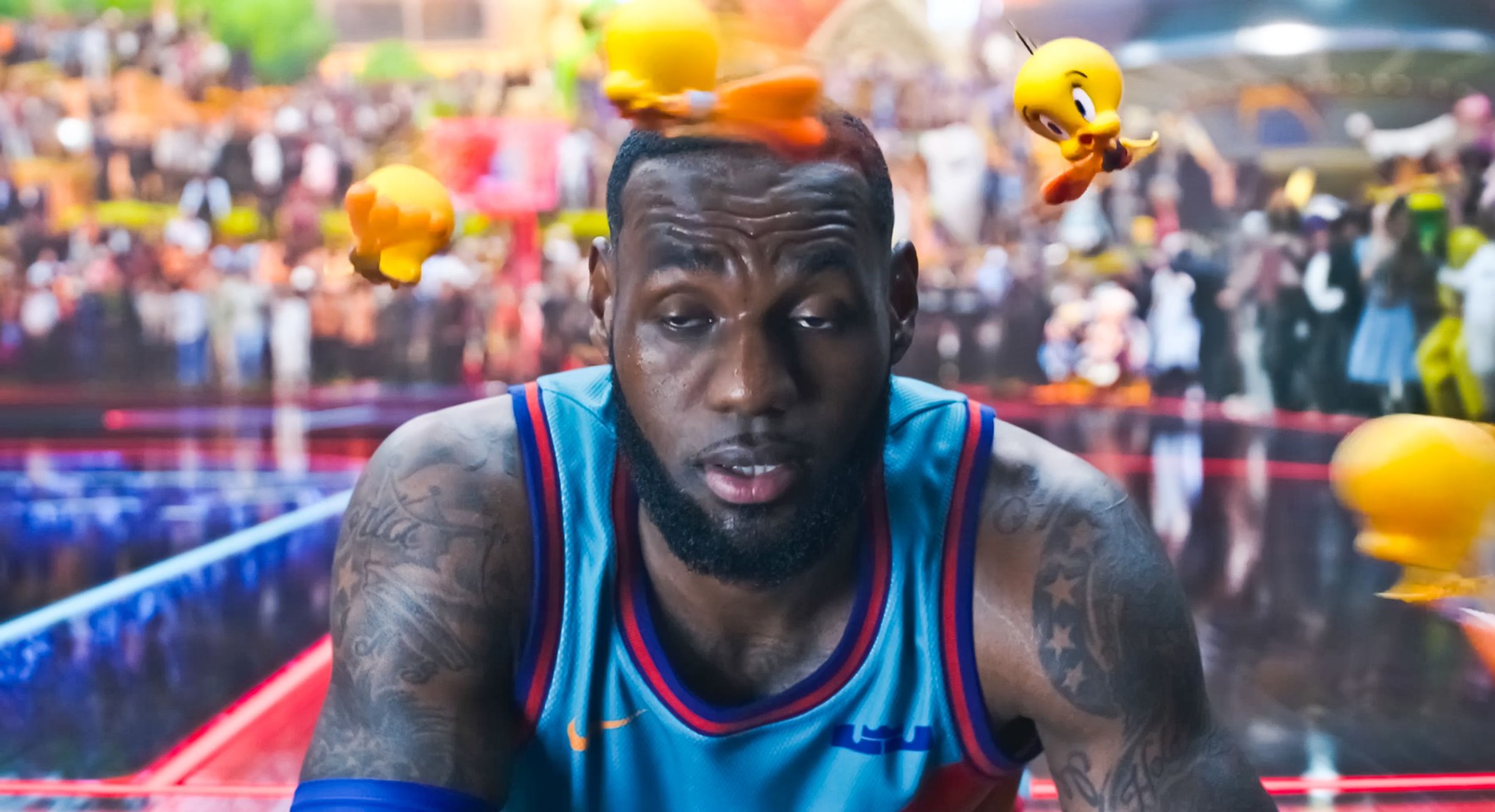 Otřesený LeBron James v animovaném světě - GALERIE: První fotky LeBrona Jamese ve filmu Space Jam (7/8)