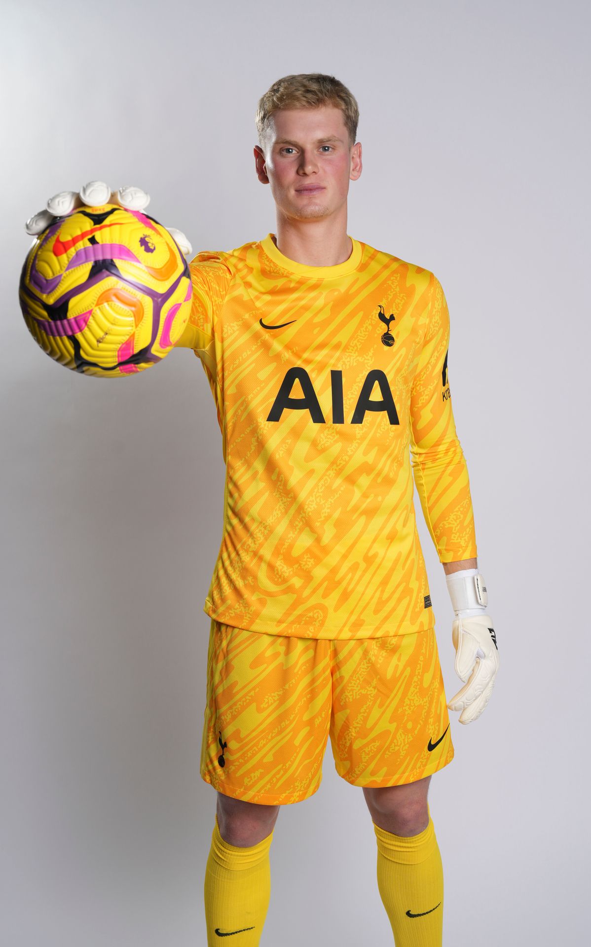 Antonín Kinský v Tottenhamu - Antonín Kinský v Tottenhamu (6/7)