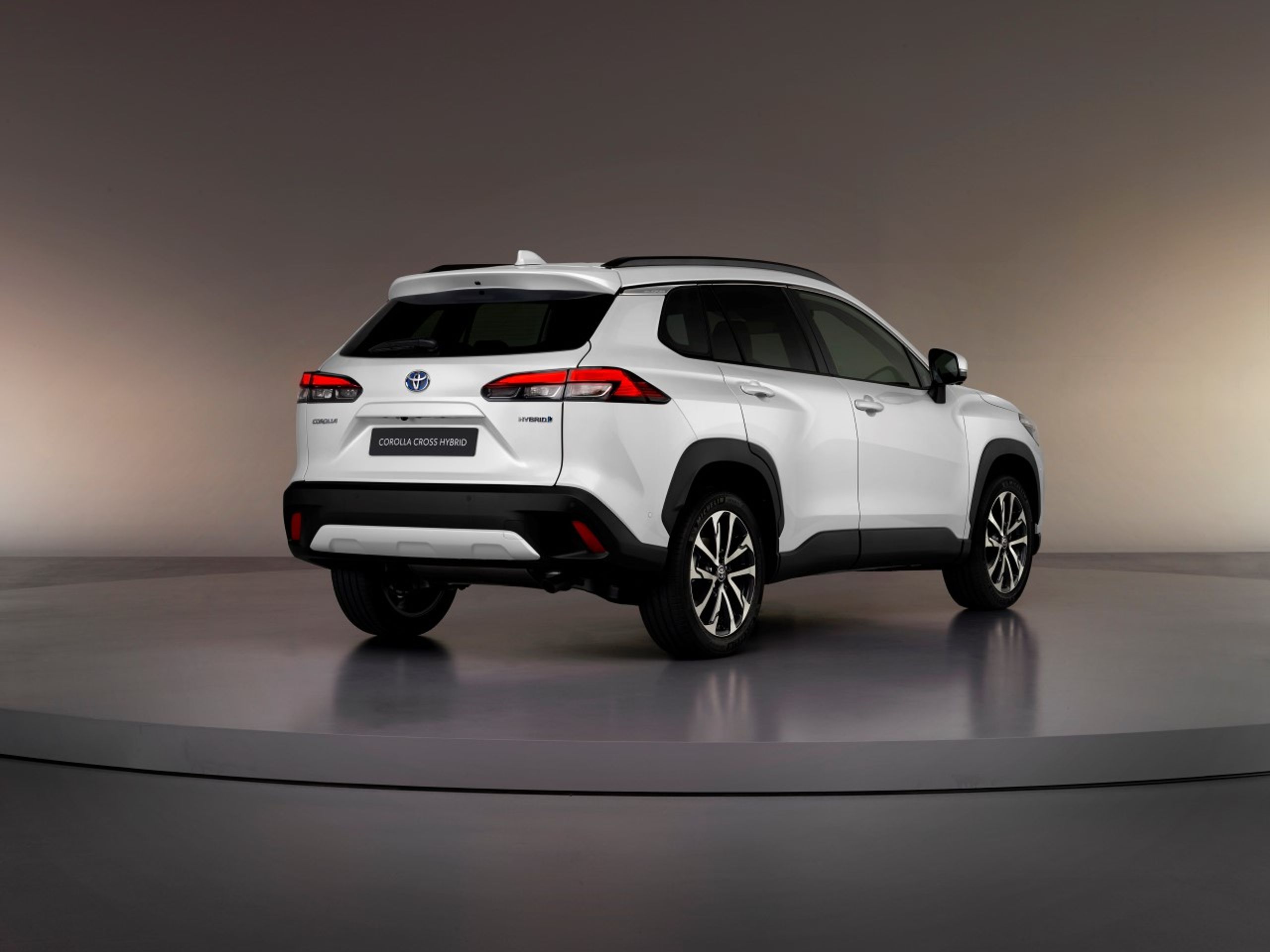 Toyota Corolla Cross - Corolla se převlékla ve stylu outdoorové módy. Toyota z ní udělala SUV (5/16)